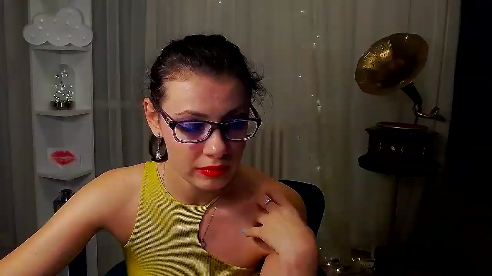 Gallery image thumbnail from MissAracely's myfreecams stream on, 01/12/2024, 01:45 image 6 of 20