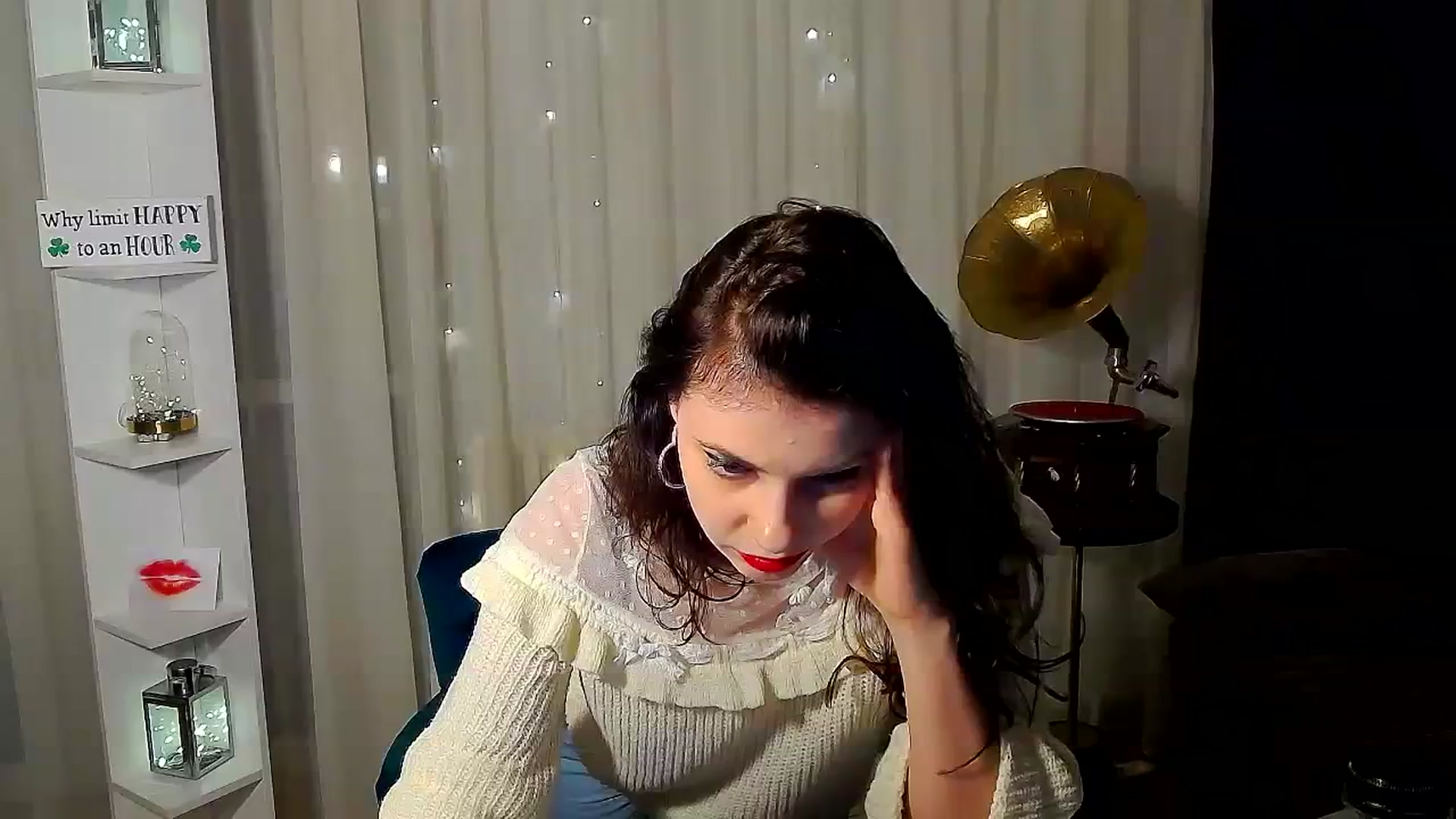 Gallery image thumbnail from MissAracely's myfreecams stream on, 03/24/2024, 01:46 image 12 of 20