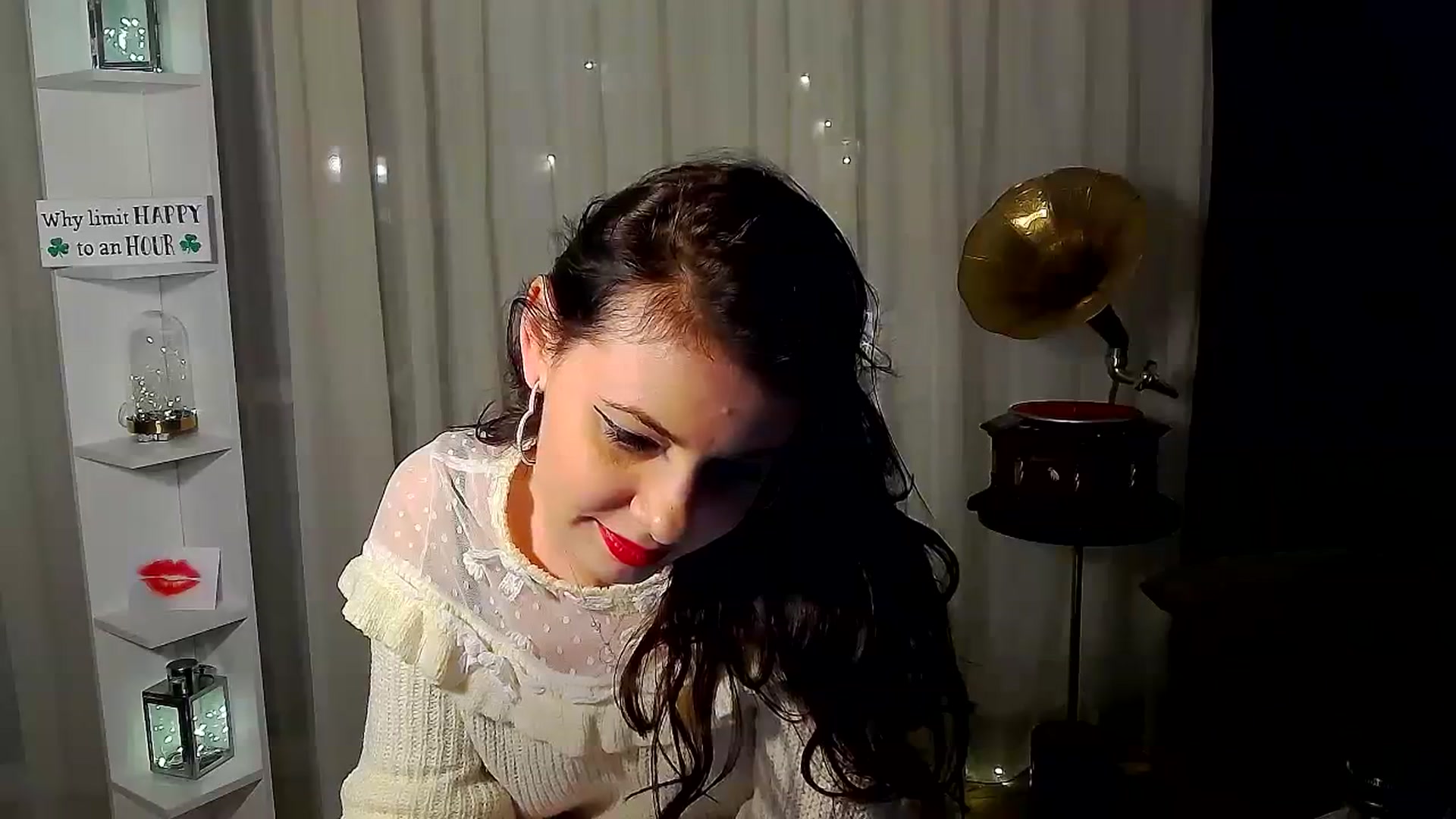 Gallery image thumbnail from MissAracely's myfreecams stream on, 03/24/2024, 01:46 image 15 of 20