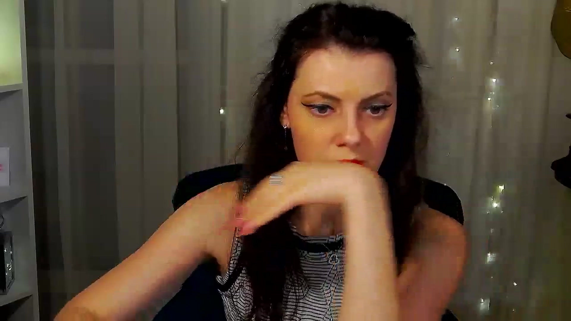 Gallery image thumbnail from MissAracely's myfreecams stream on, 03/31/2024, 01:05 image 17 of 20