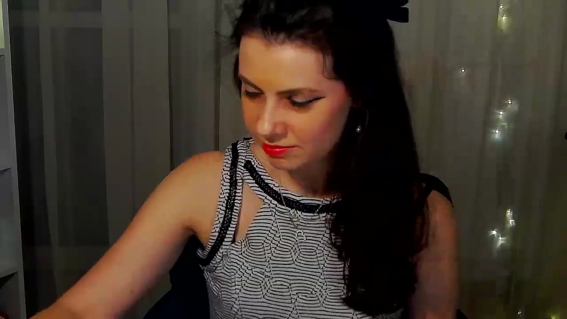 Gallery image thumbnail from MissAracely's myfreecams stream on, 03/31/2024, 01:05 image 8 of 20