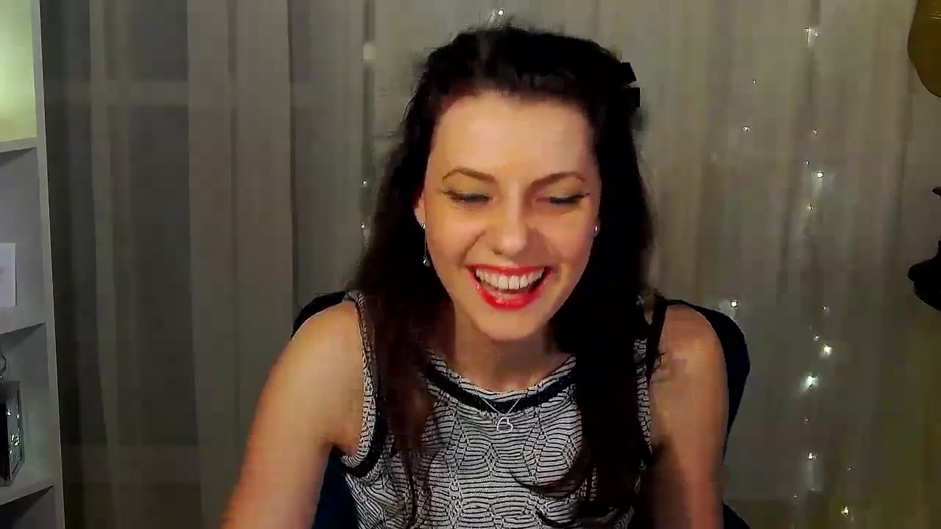 Gallery image thumbnail from MissAracely's myfreecams stream on, 03/31/2024, 01:05 image 16 of 20