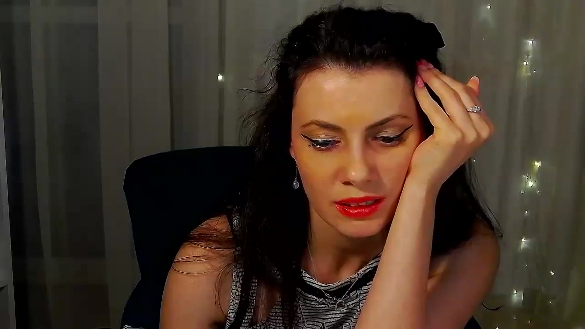 Gallery image thumbnail from MissAracely's myfreecams stream on, 03/31/2024, 01:05 image 6 of 20