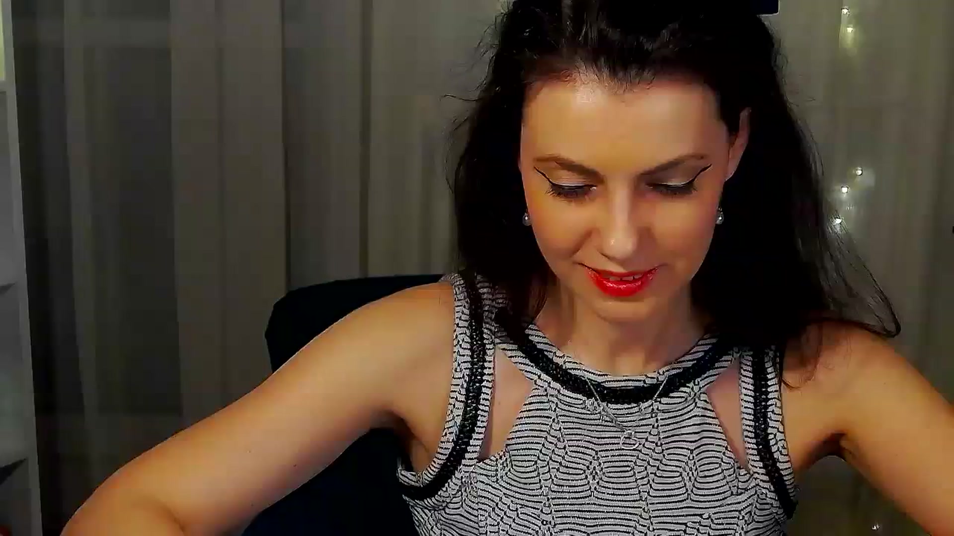 Gallery image thumbnail from MissAracely's myfreecams stream on, 03/31/2024, 01:05 image 10 of 20