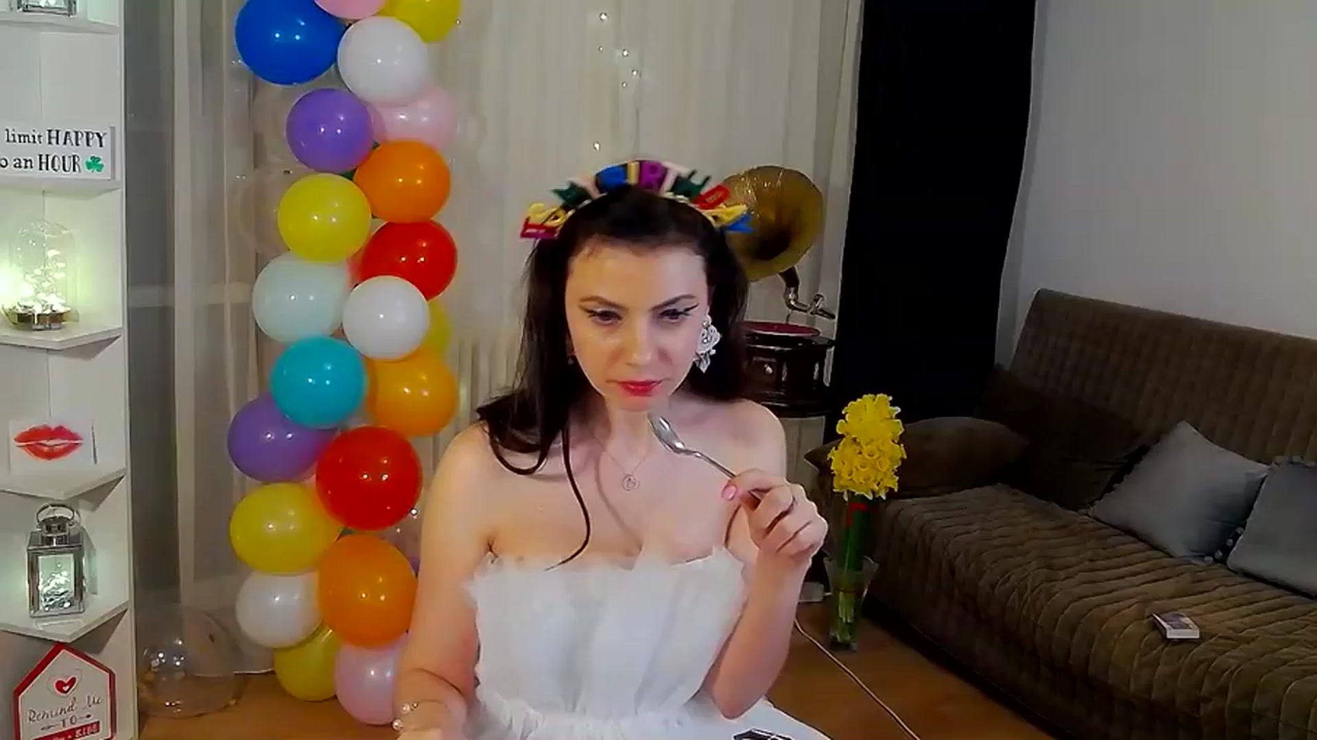 Gallery image thumbnail from MissAracely's myfreecams stream on, 04/03/2024, 23:23 image 9 of 20