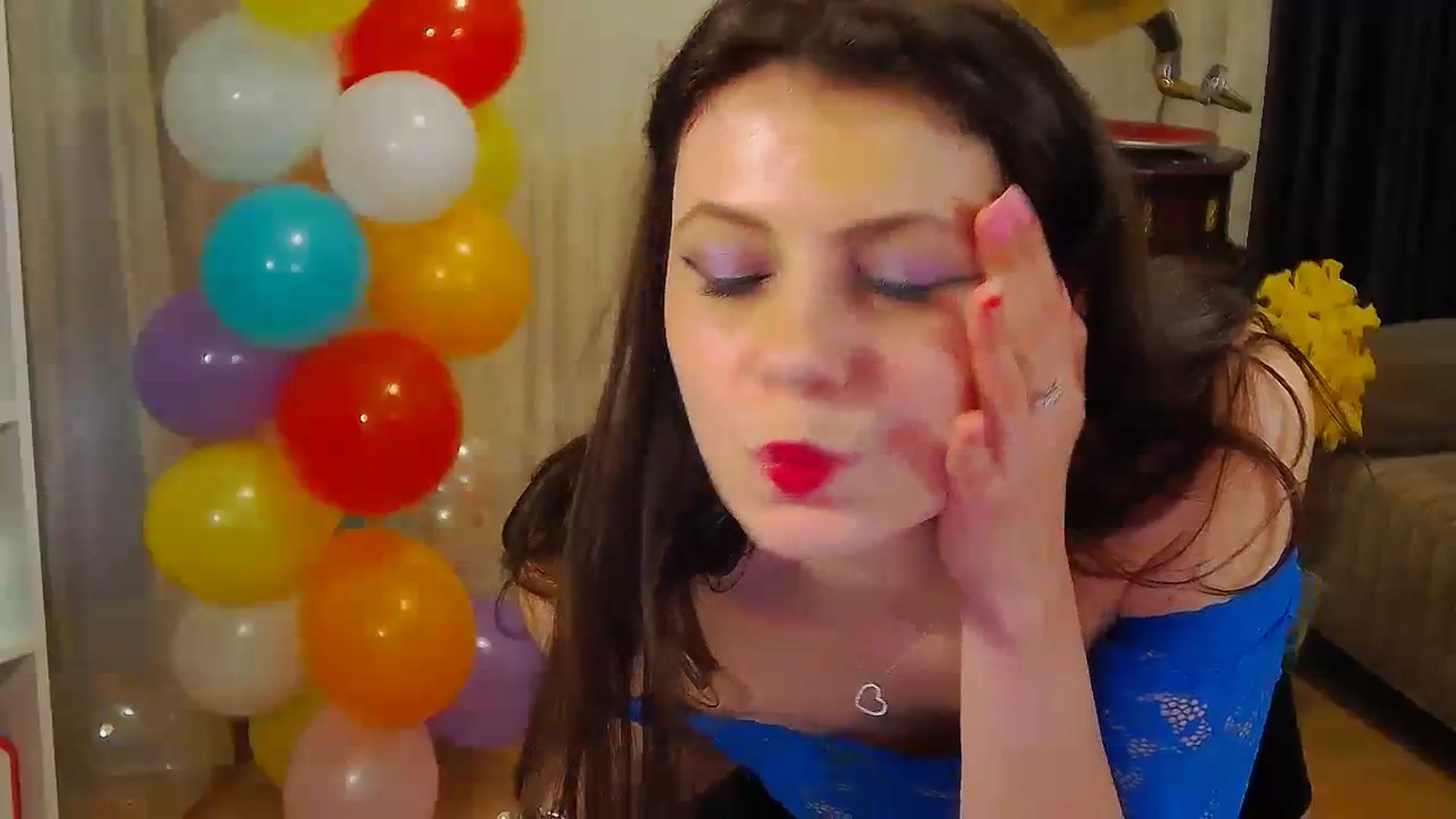 Gallery image thumbnail from MissAracely's myfreecams stream on, 04/05/2024, 20:30 image 18 of 20