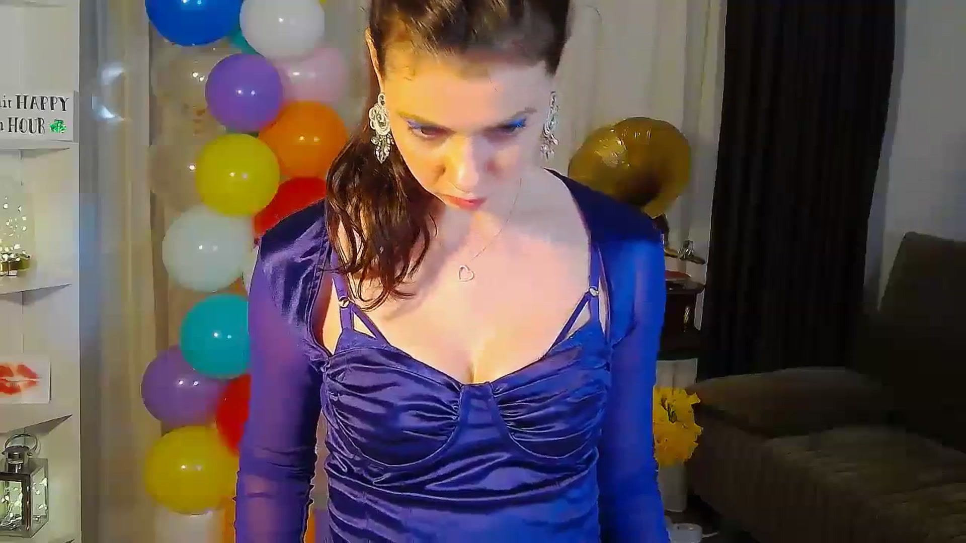 Gallery image thumbnail from MissAracely's myfreecams stream on, 04/06/2024, 23:26 image 18 of 20
