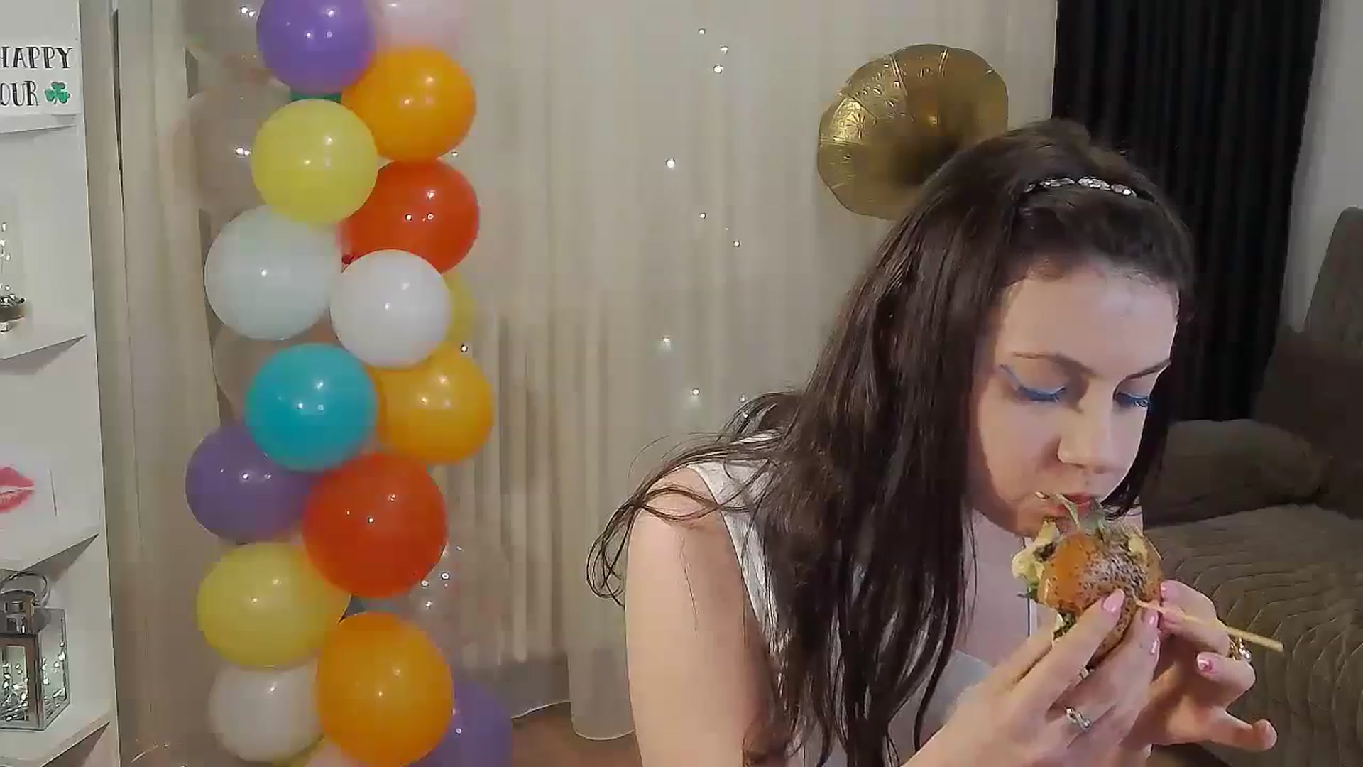 Gallery image thumbnail from MissAracely's myfreecams stream on, 04/10/2024, 20:02 image 15 of 20