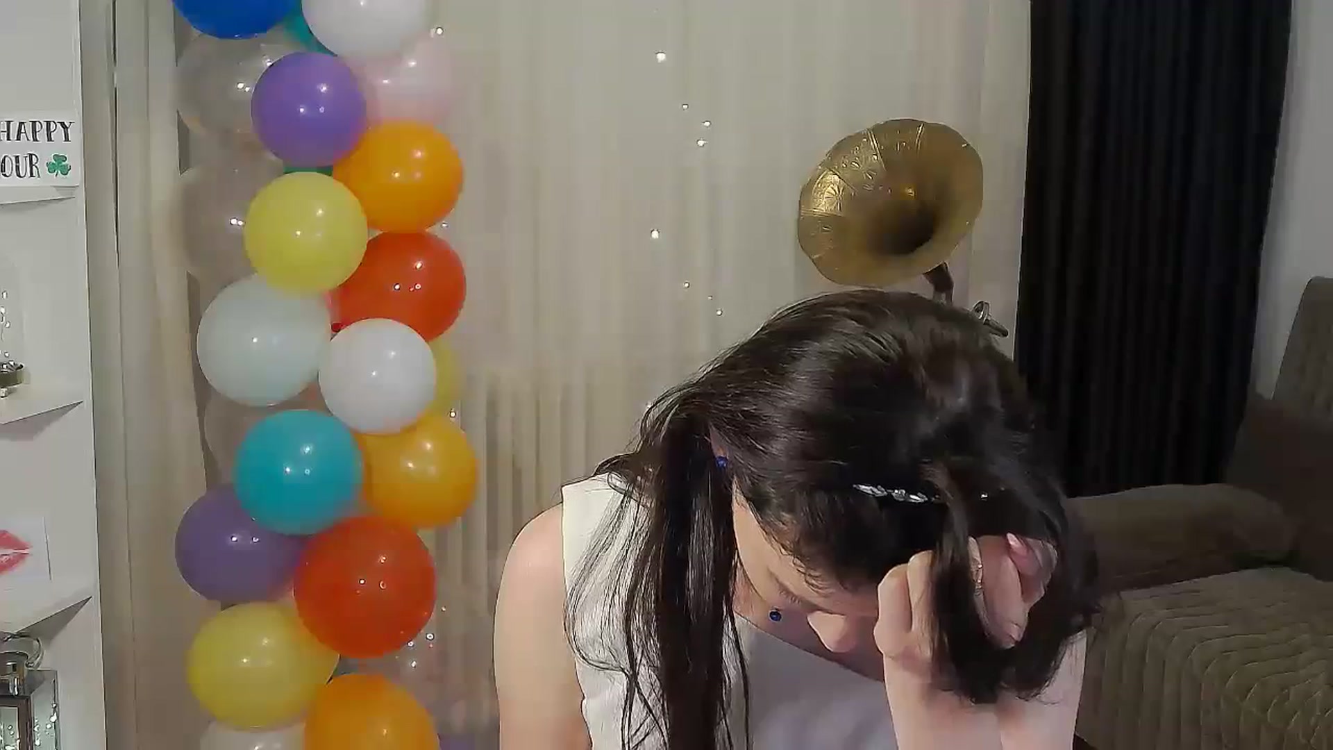 Gallery image thumbnail from MissAracely's myfreecams stream on, 04/10/2024, 20:02 image 7 of 20