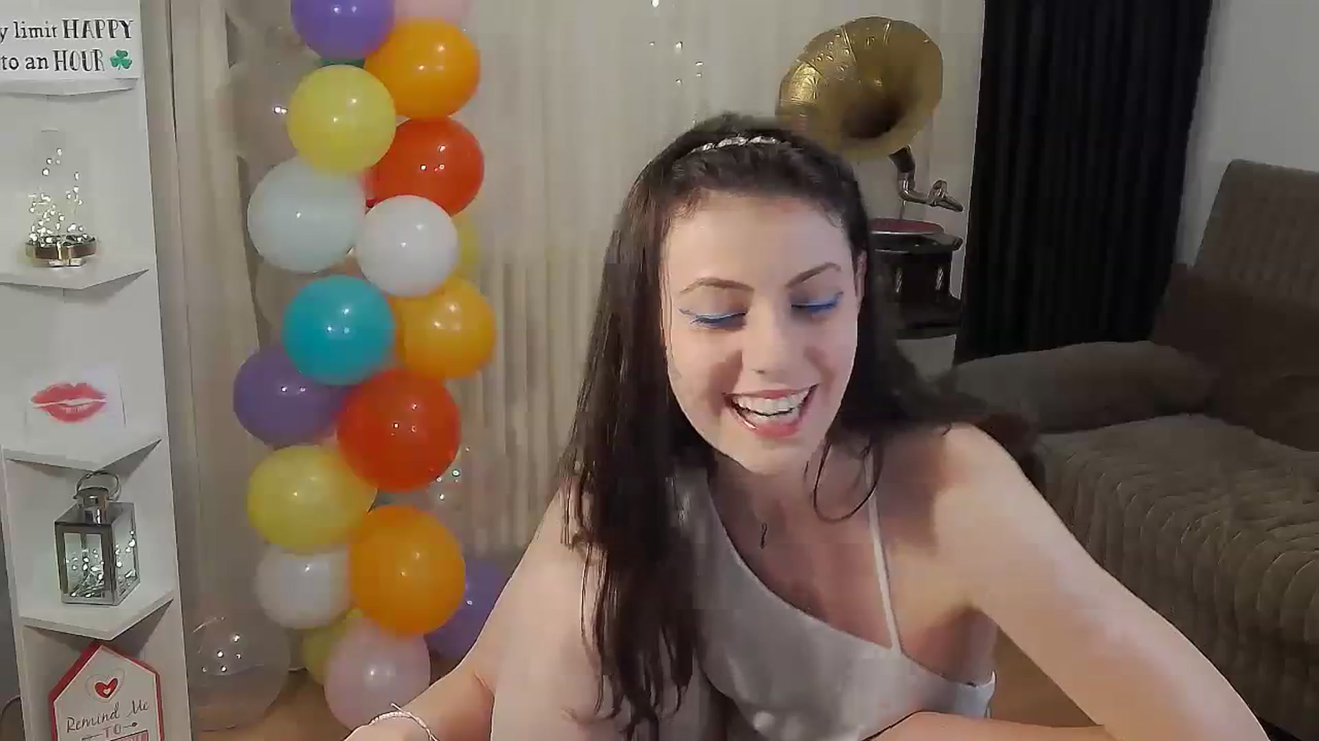 Gallery image thumbnail from MissAracely's myfreecams stream on, 04/10/2024, 20:02 image 2 of 20