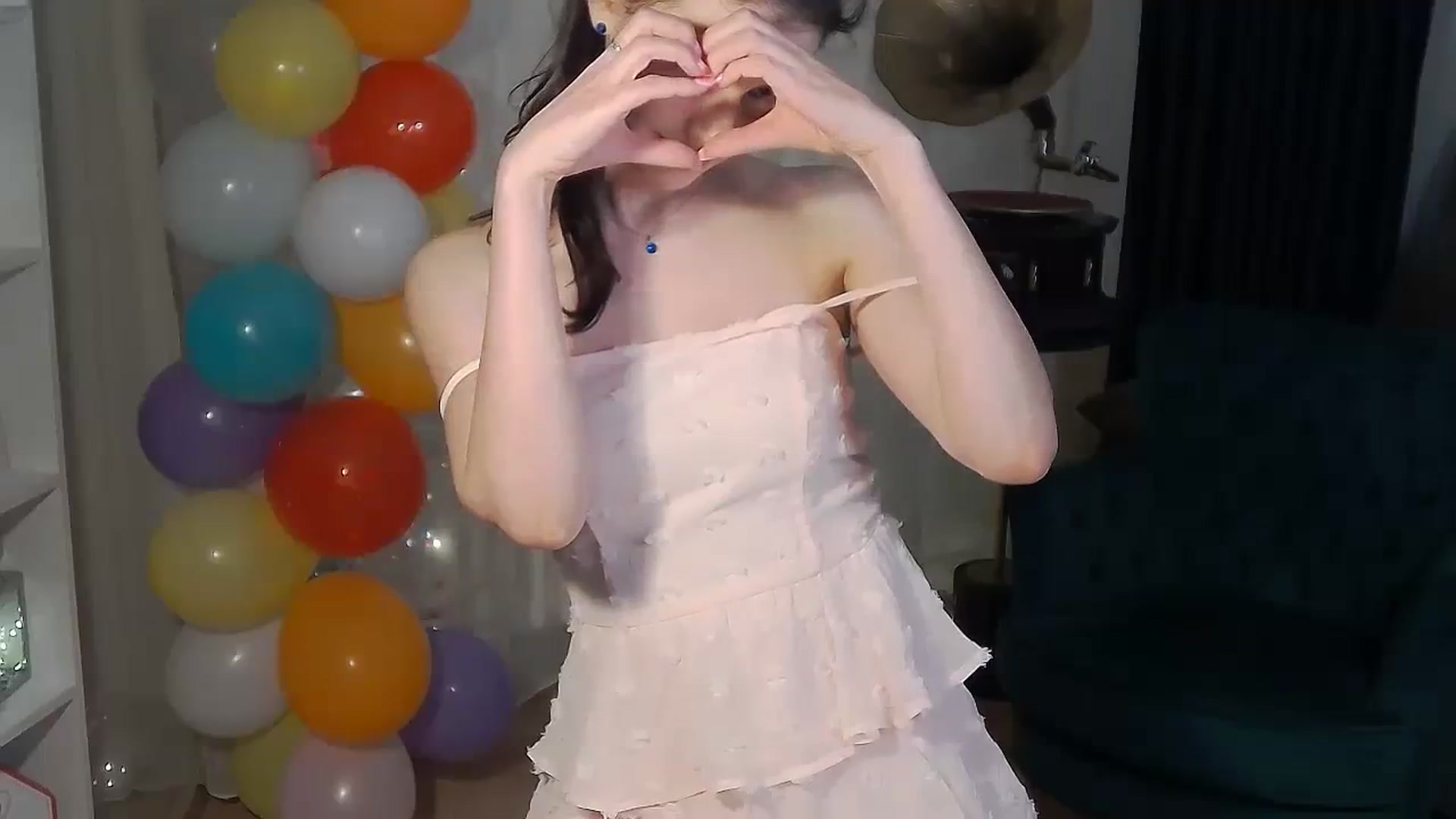 Gallery image thumbnail from MissAracely's myfreecams stream on, 04/11/2024, 22:39 image 19 of 20