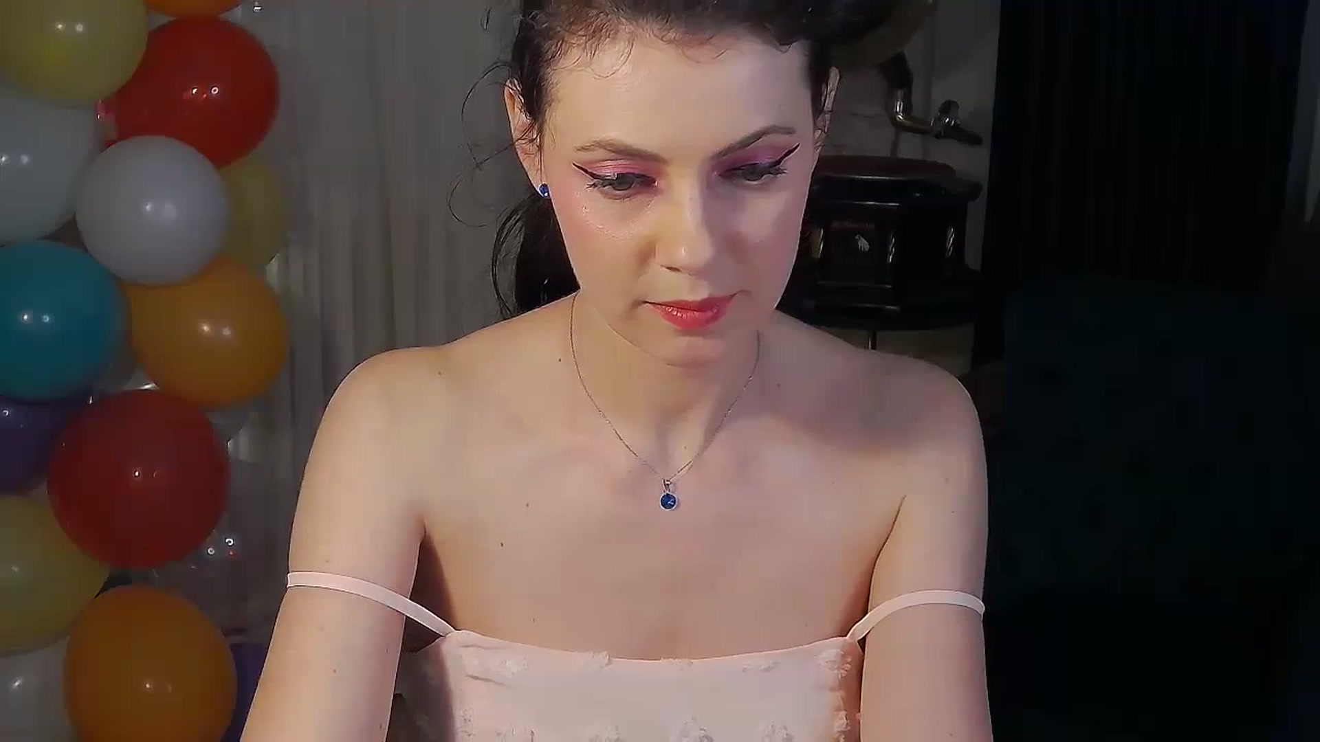 Gallery image thumbnail from MissAracely's myfreecams stream on, 04/12/2024, 24:21 image 11 of 20