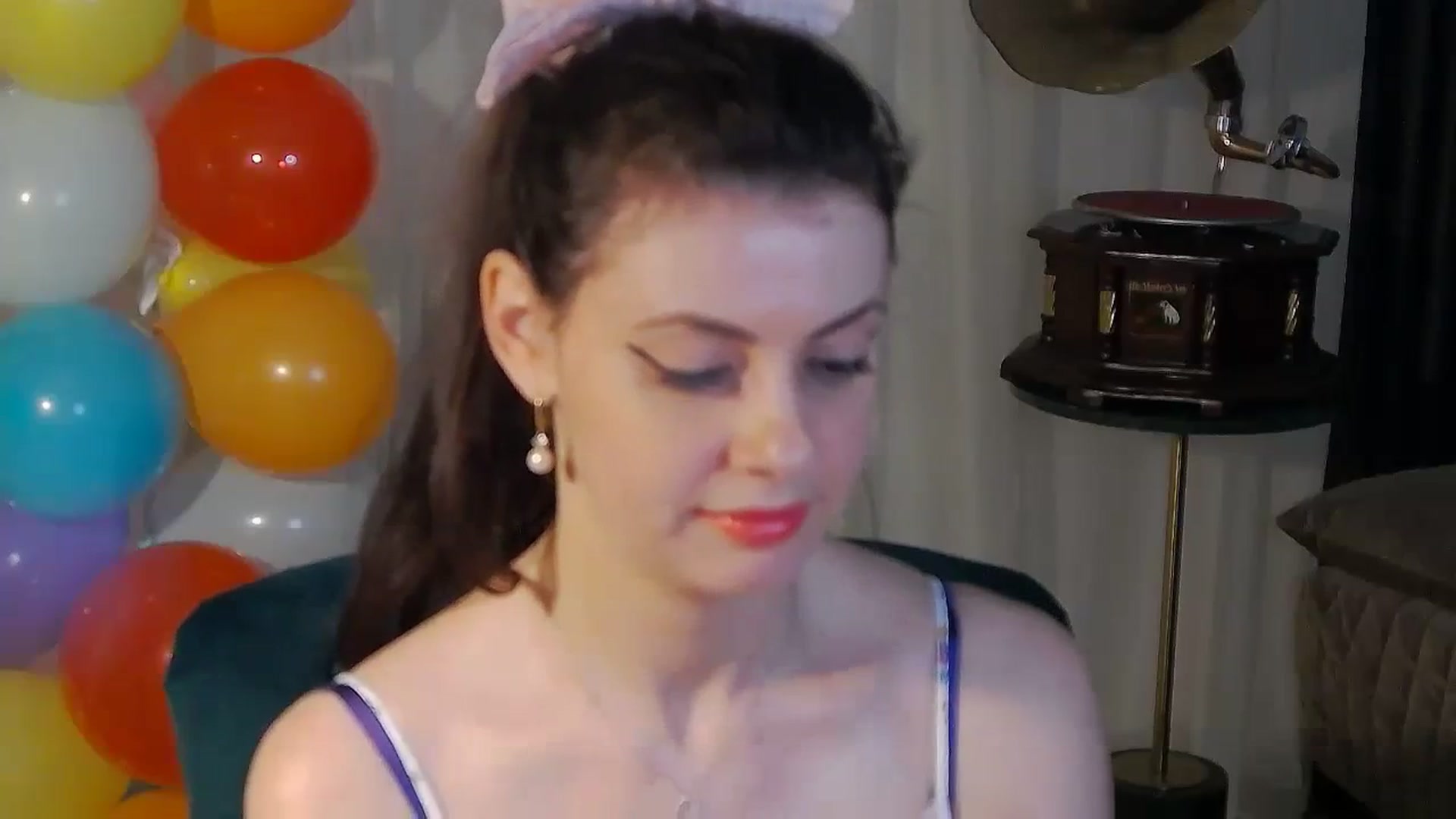 Gallery image thumbnail from MissAracely's myfreecams stream on, 04/14/2024, 21:58 image 8 of 20