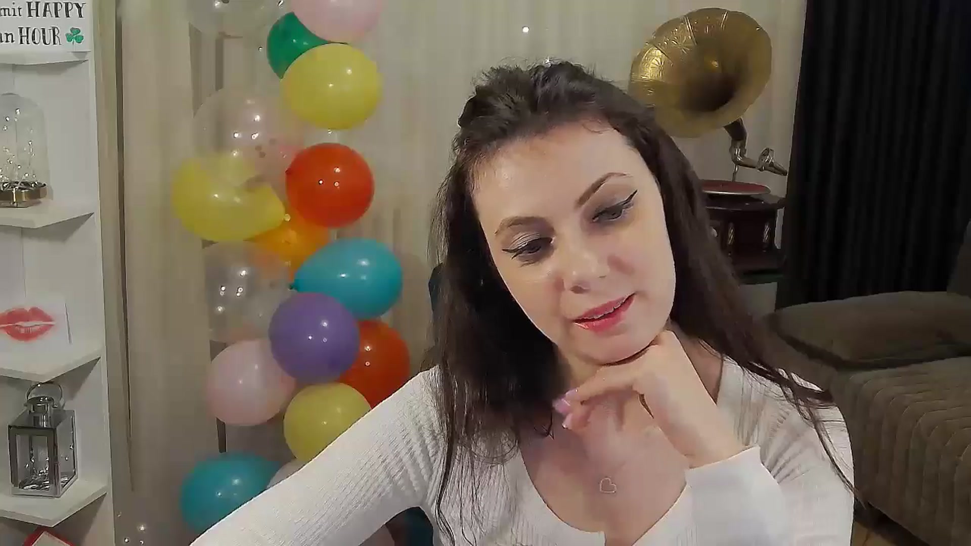 Gallery image thumbnail from MissAracely's myfreecams stream on, 04/18/2024, 22:58 image 3 of 20