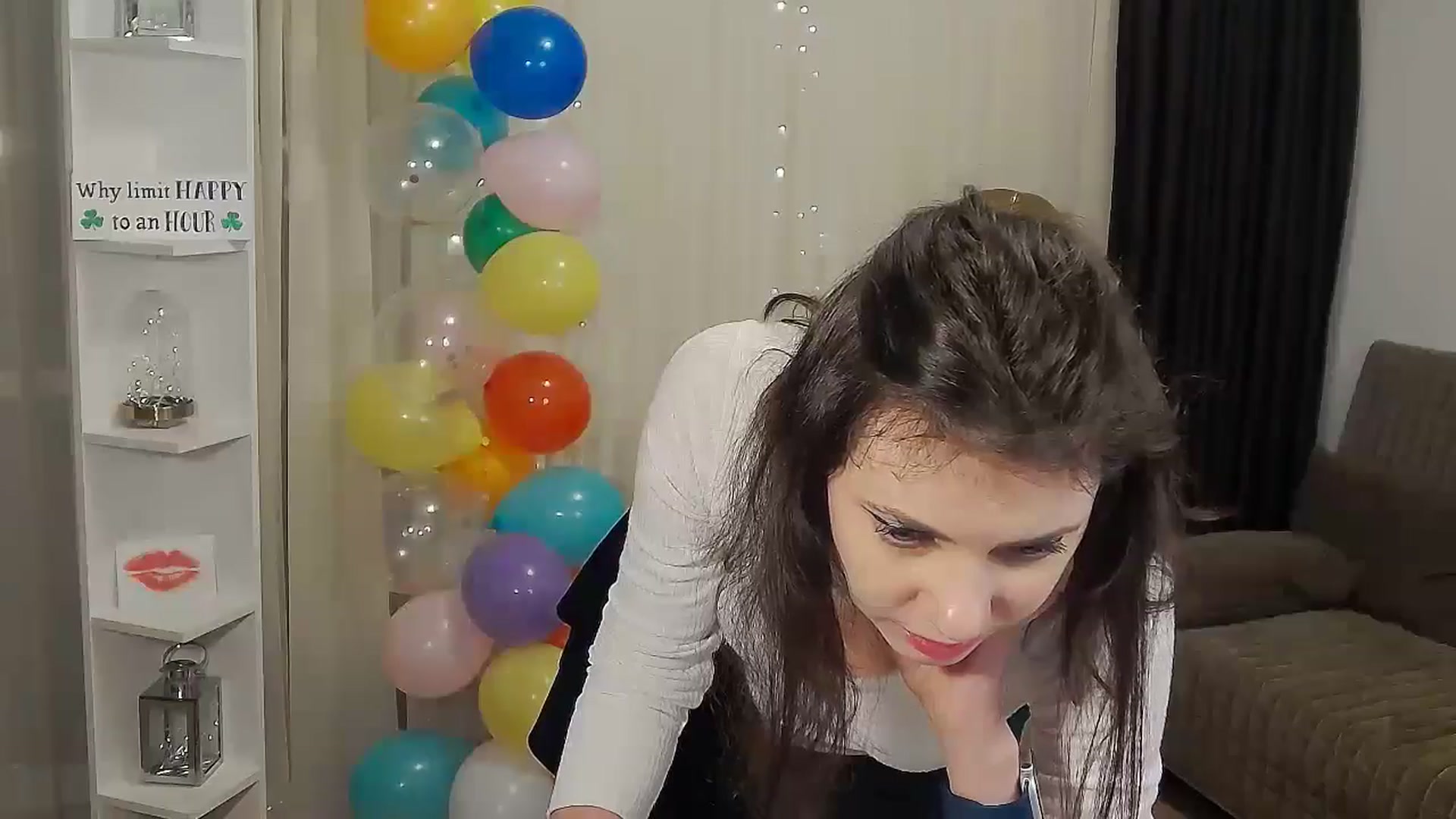Gallery image thumbnail from MissAracely's myfreecams stream on, 04/18/2024, 22:58 image 18 of 20