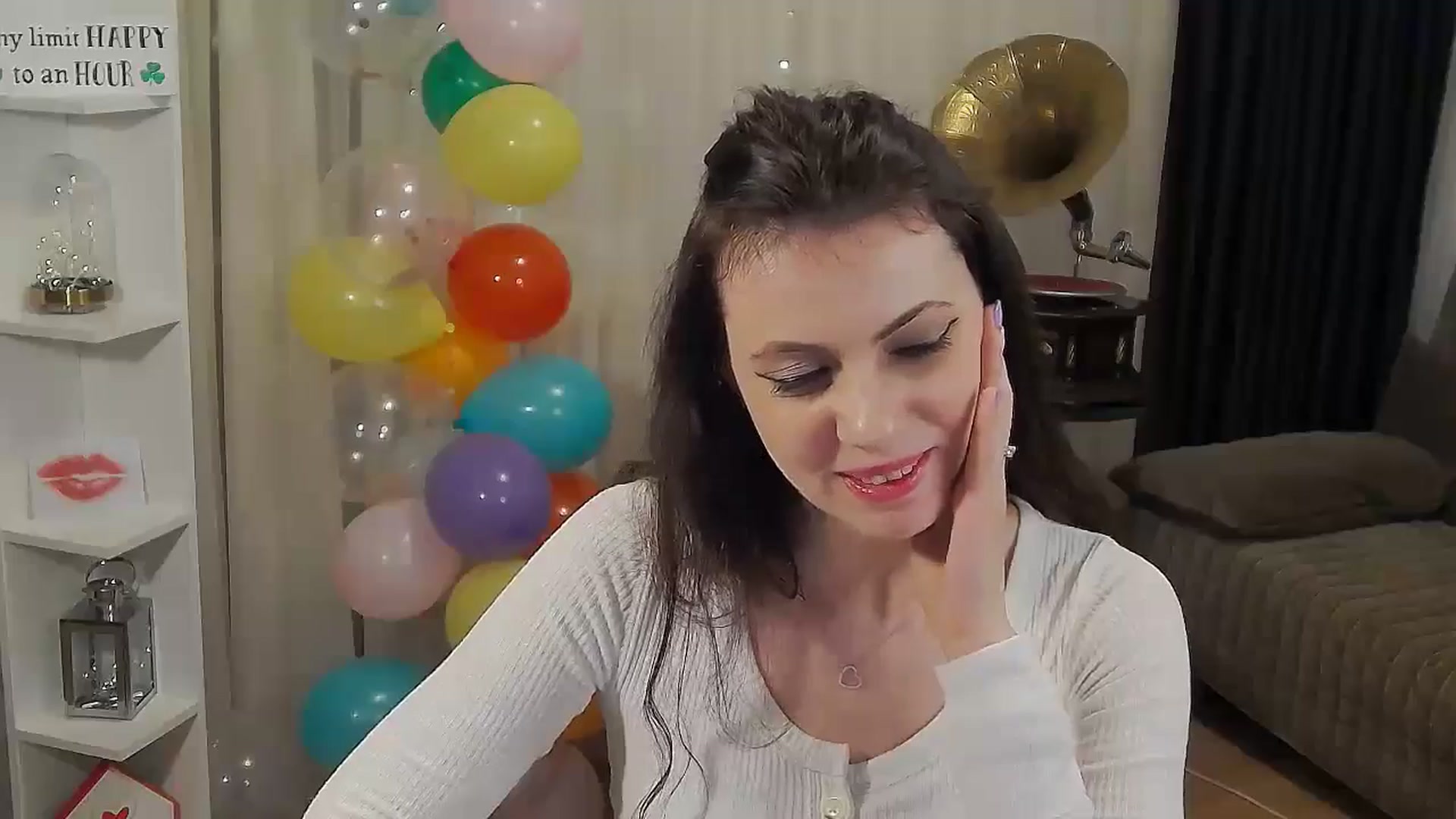 Gallery image thumbnail from MissAracely's myfreecams stream on, 04/18/2024, 22:58 image 2 of 20
