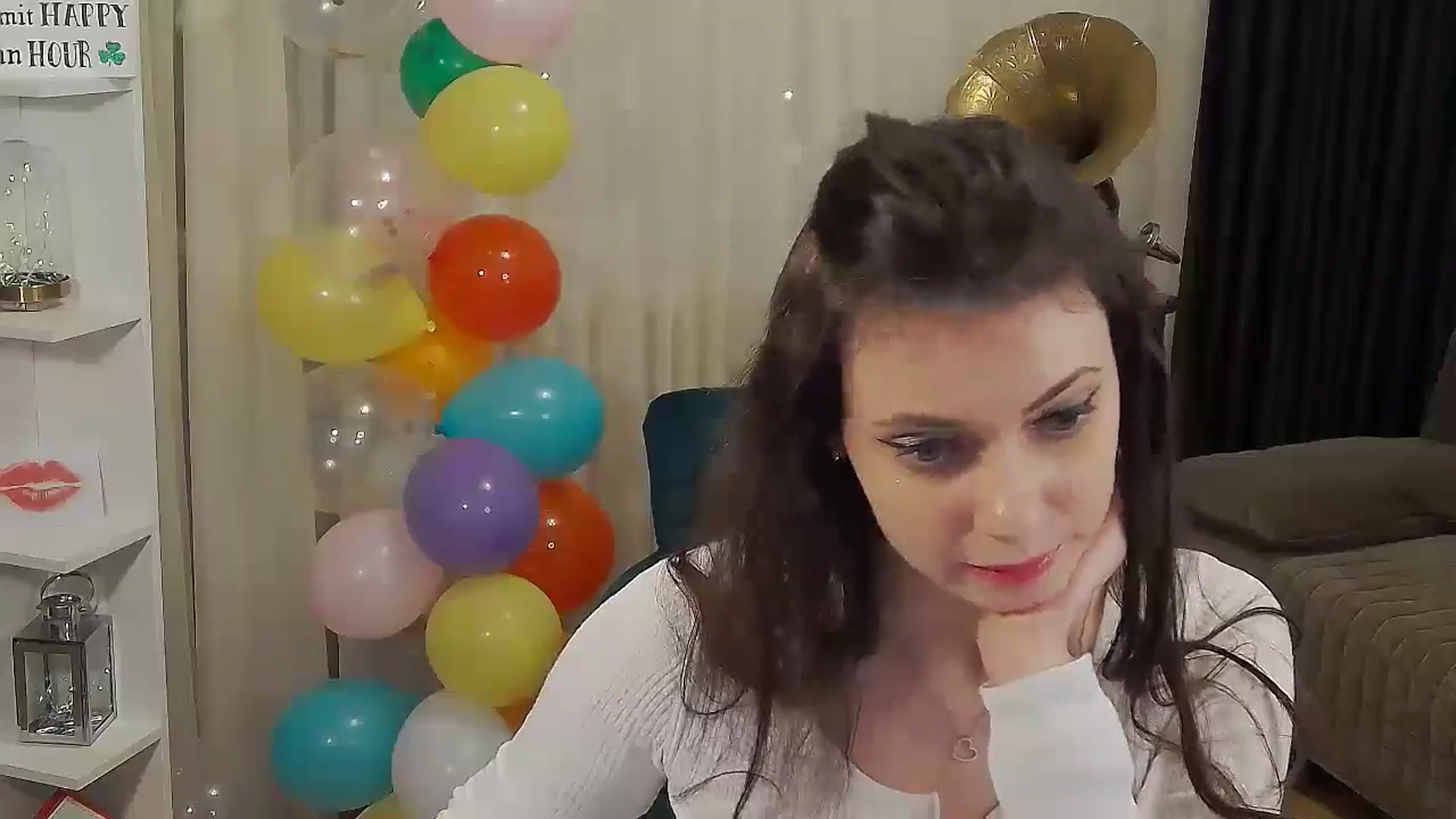 Gallery image thumbnail from MissAracely's myfreecams stream on, 04/18/2024, 22:58 image 4 of 20
