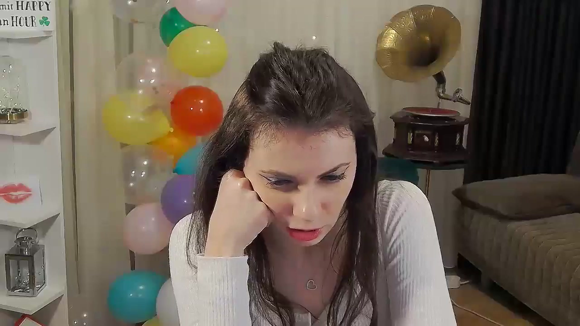 Gallery image thumbnail from MissAracely's myfreecams stream on, 04/18/2024, 22:58 image 5 of 20