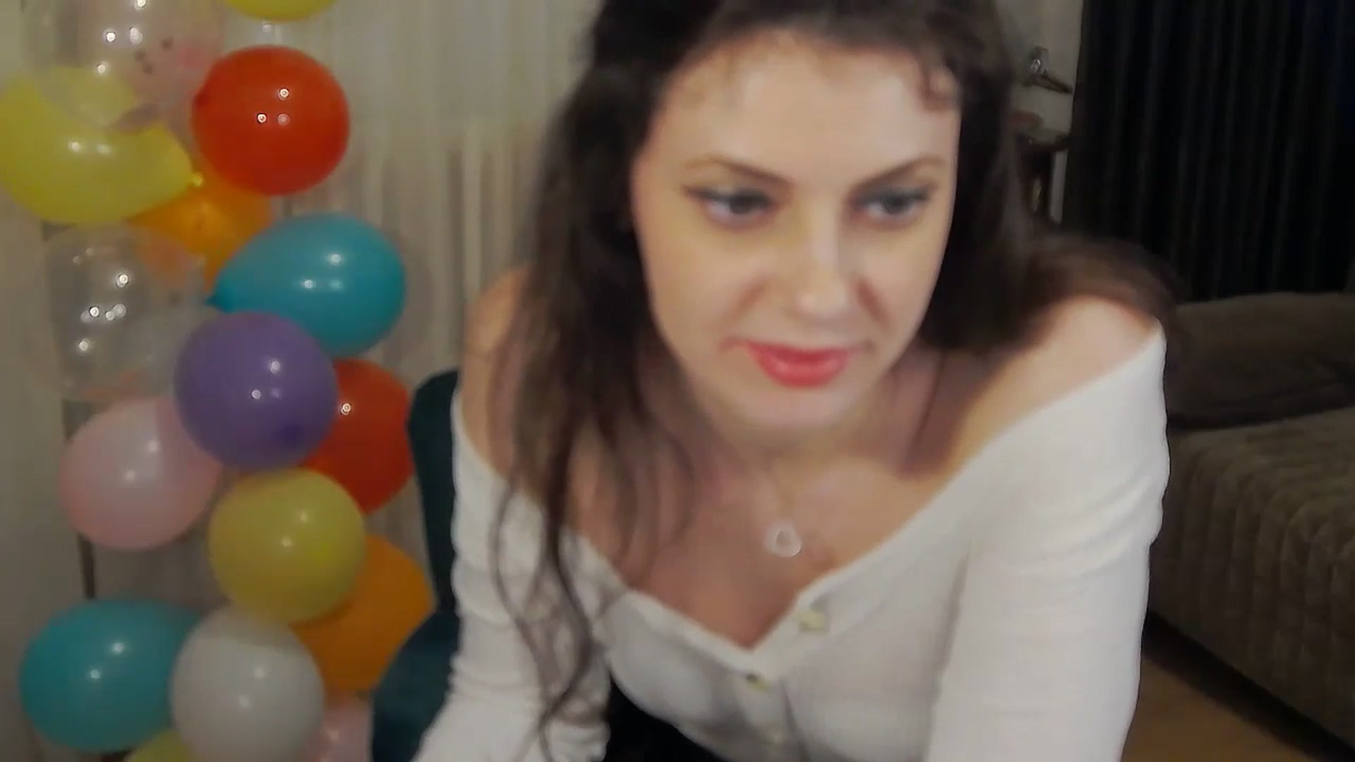Gallery image thumbnail from MissAracely's myfreecams stream on, 04/19/2024, 24:06 image 9 of 20