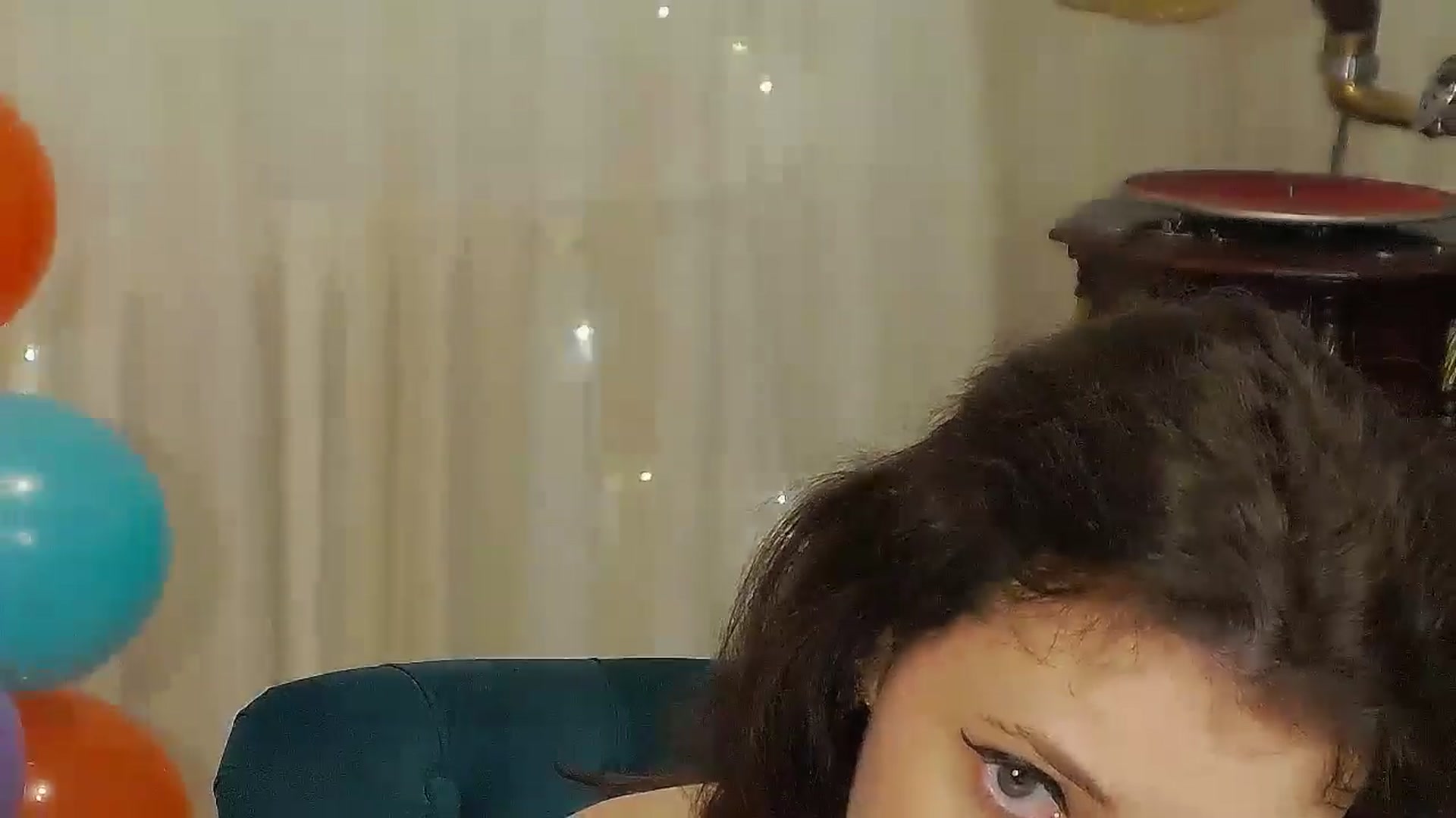 Gallery image thumbnail from MissAracely's myfreecams stream on, 04/19/2024, 24:06 image 17 of 20