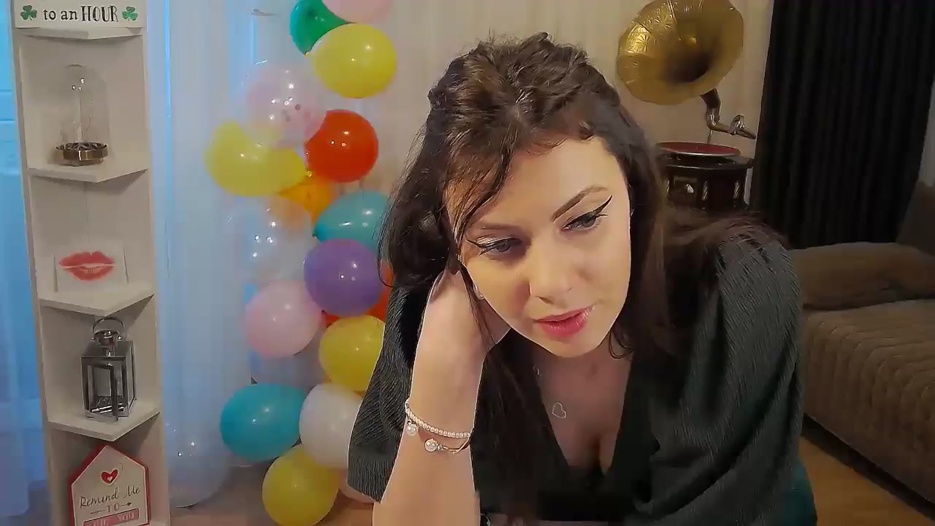 Gallery image thumbnail from MissAracely's myfreecams stream on, 04/19/2024, 14:55 image 3 of 20