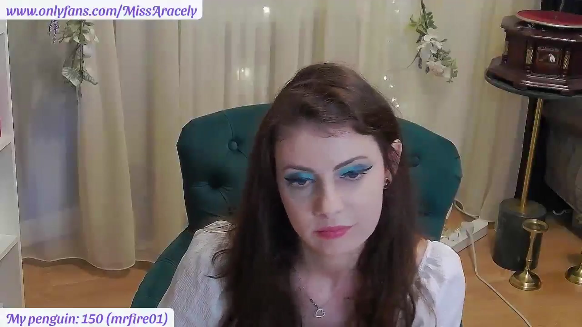 Gallery image thumbnail from MissAracely's myfreecams stream on, 06/27/2024, 23:03 image 12 of 20