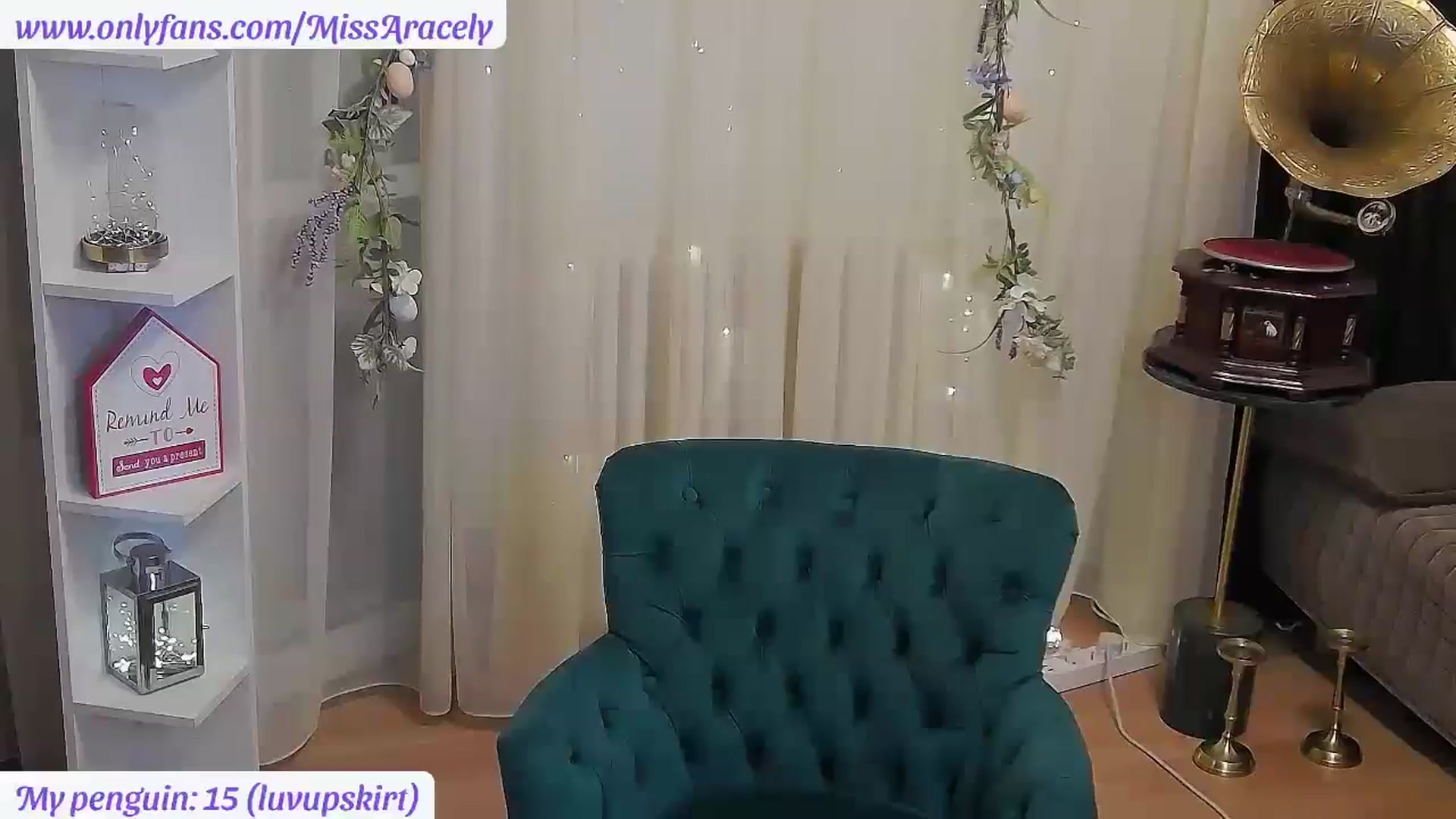 Gallery image thumbnail from MissAracely's myfreecams stream on, 06/28/2024, 20:35 image 12 of 20