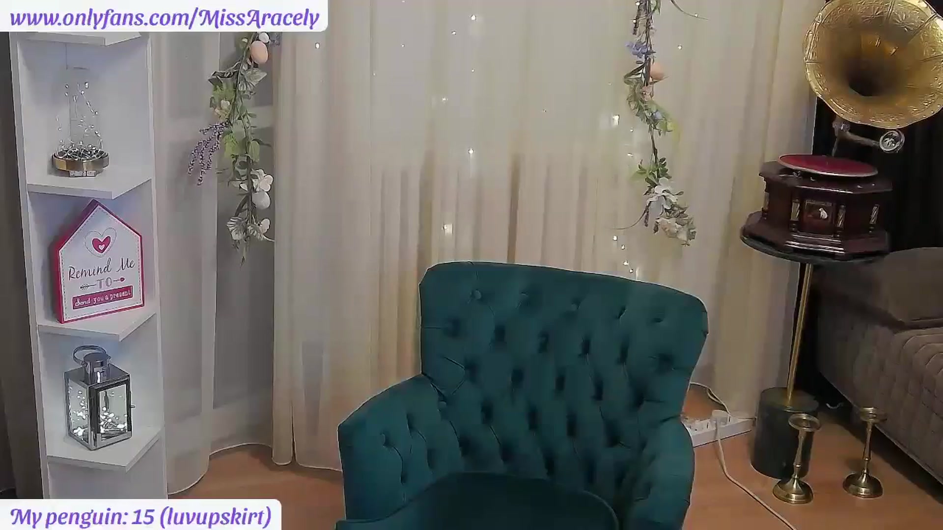 Gallery image thumbnail from MissAracely's myfreecams stream on, 06/28/2024, 20:35 image 17 of 20