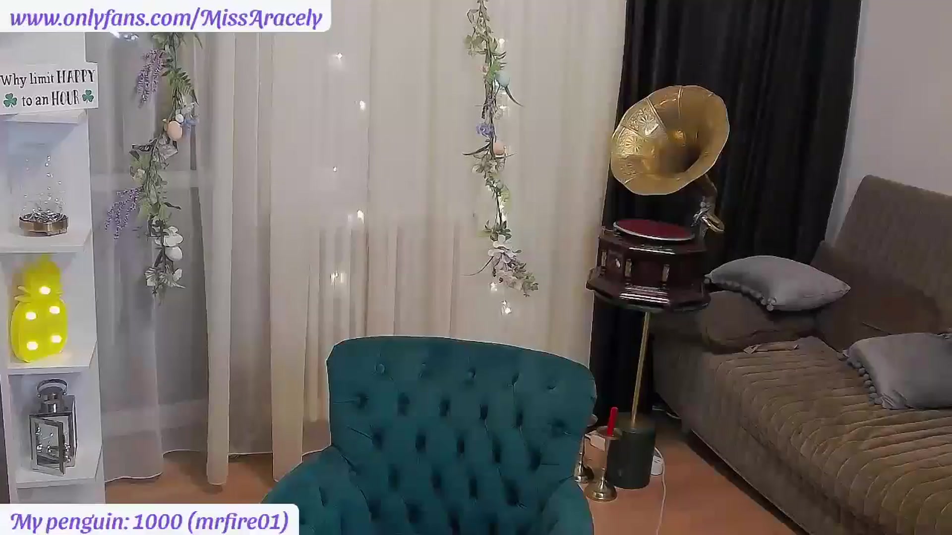 Gallery image thumbnail from MissAracely's myfreecams stream on, 07/20/2024, 21:00 image 9 of 20