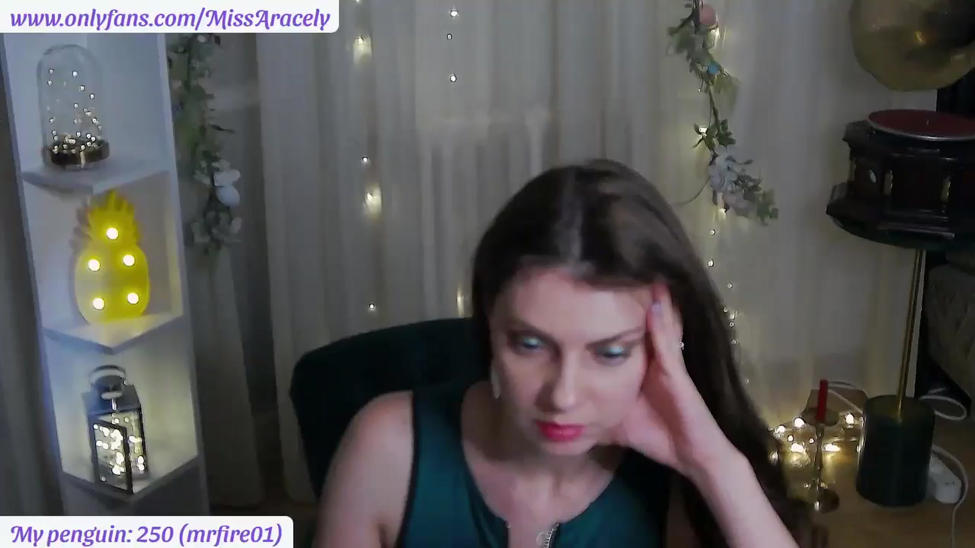 Gallery image thumbnail from MissAracely's myfreecams stream on, 08/21/2024, 22:13 image 1 of 20