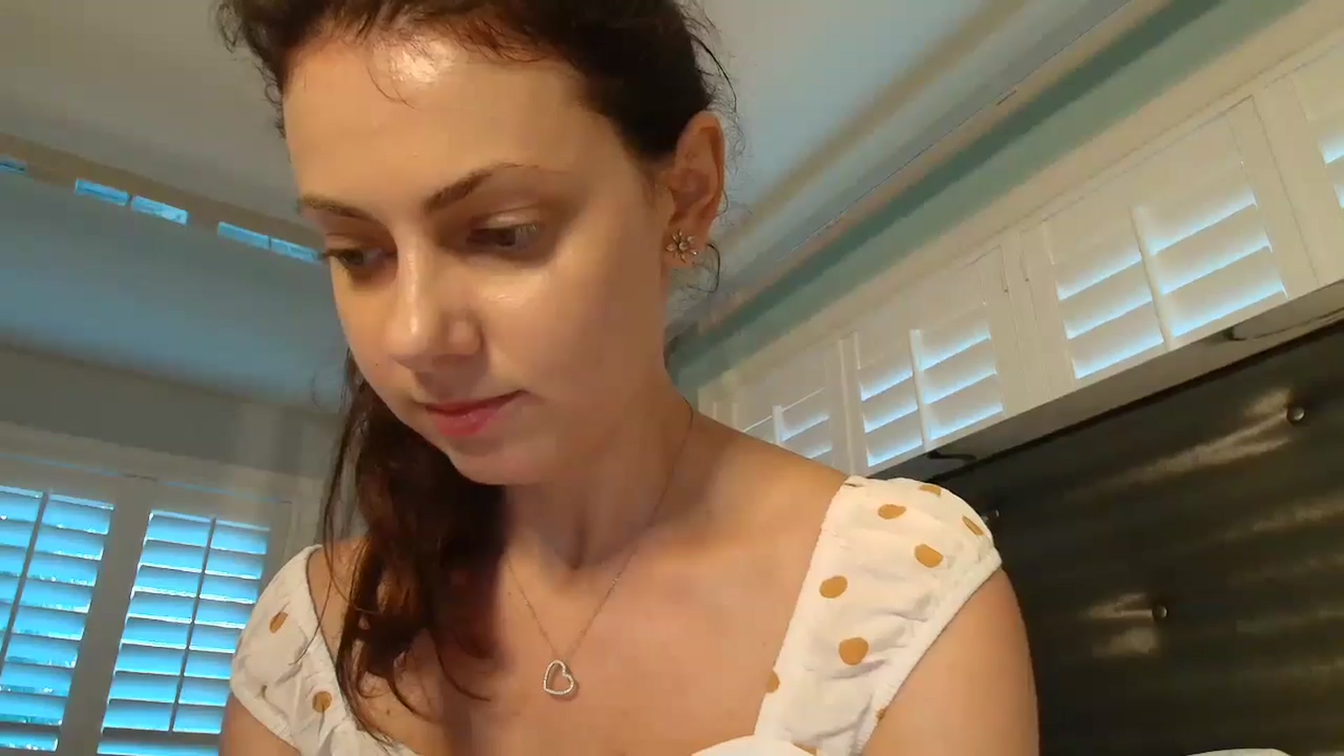 Gallery image thumbnail from MissAracely's myfreecams stream on, 09/11/2024, 21:09 image 10 of 20