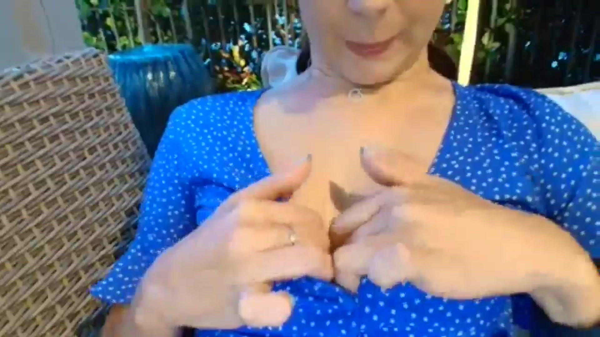 Gallery image thumbnail from MissAracely's myfreecams stream on, 09/14/2024, 24:01 image 7 of 20