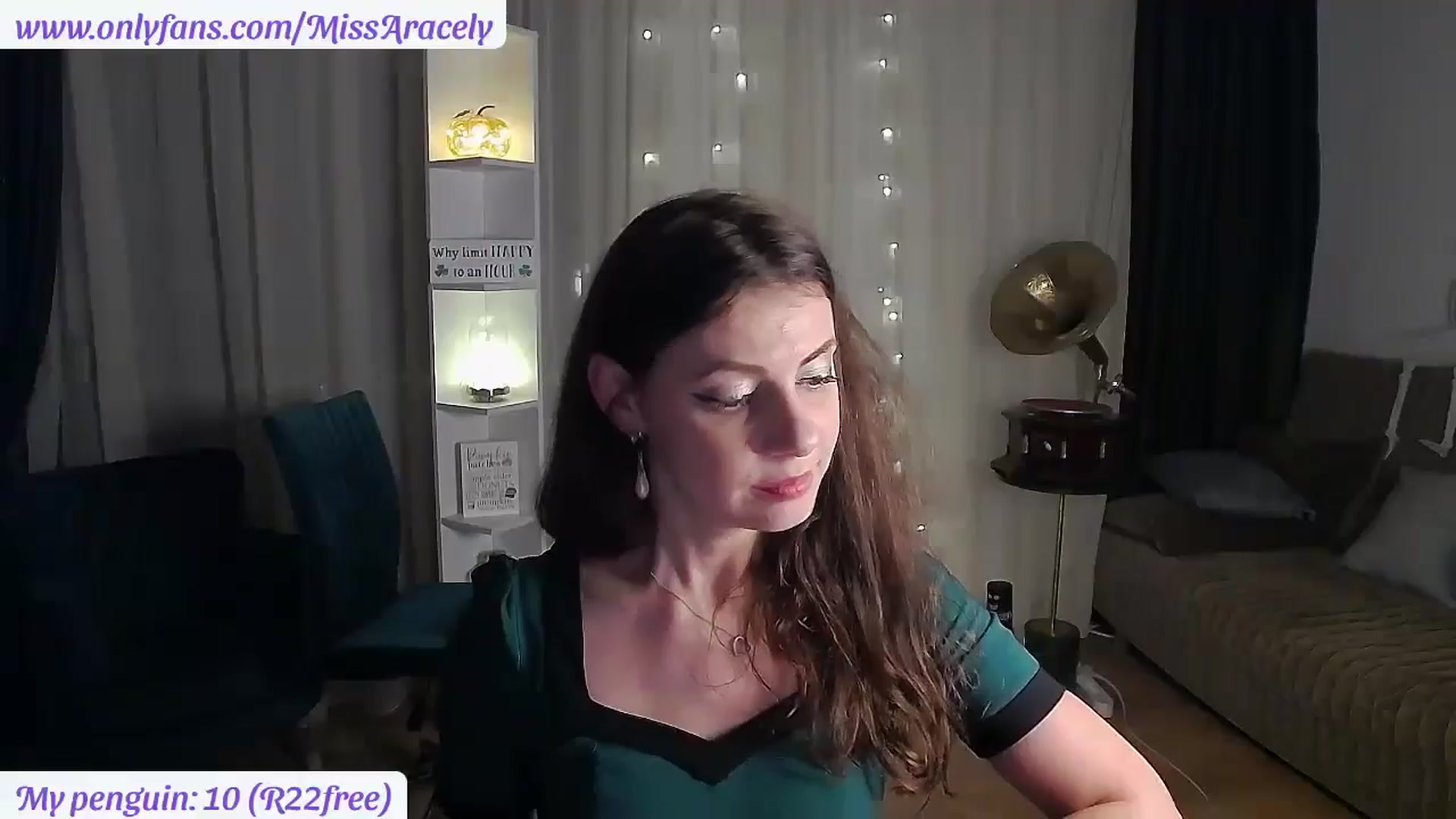 Gallery image thumbnail from MissAracely's myfreecams stream on, 10/05/2024, 22:52 image 17 of 20