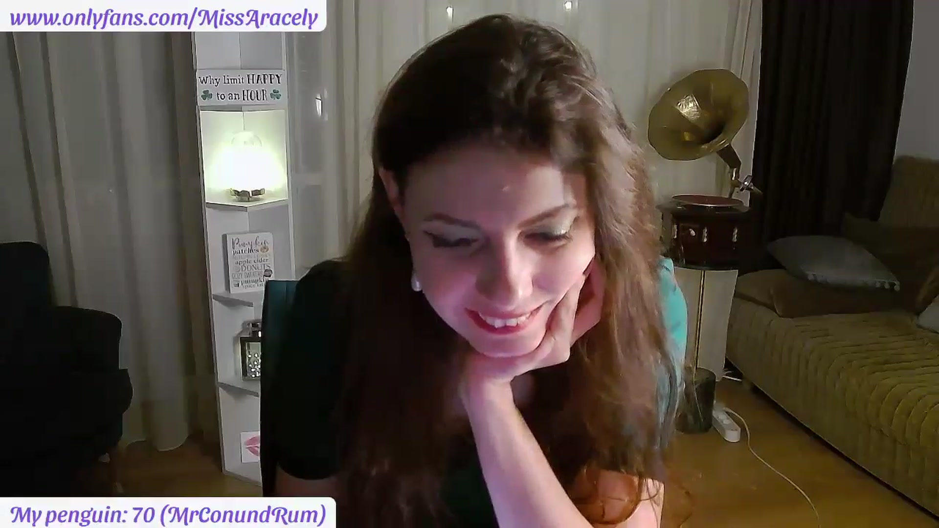 Gallery image thumbnail from MissAracely's myfreecams stream on, 10/06/2024, 01:01 image 16 of 20