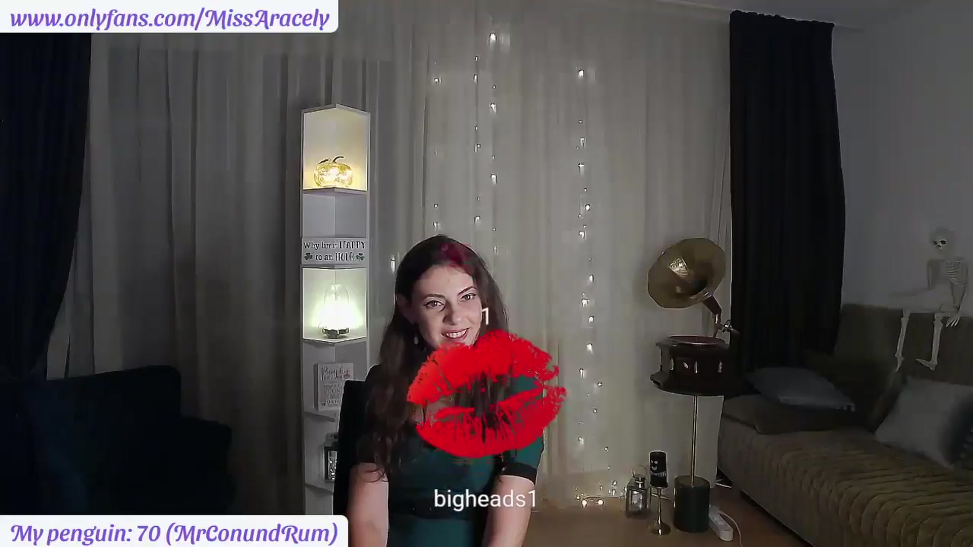Gallery image thumbnail from MissAracely's myfreecams stream on, 10/06/2024, 01:01 image 17 of 20