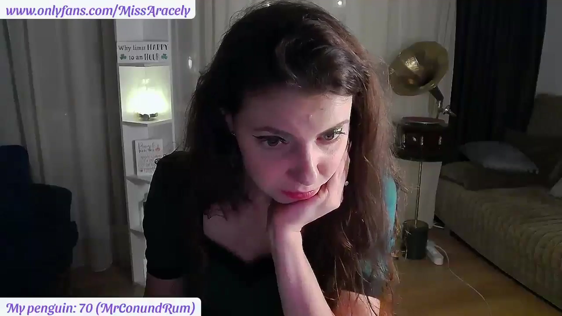 Gallery image thumbnail from MissAracely's myfreecams stream on, 10/06/2024, 01:01 image 7 of 20