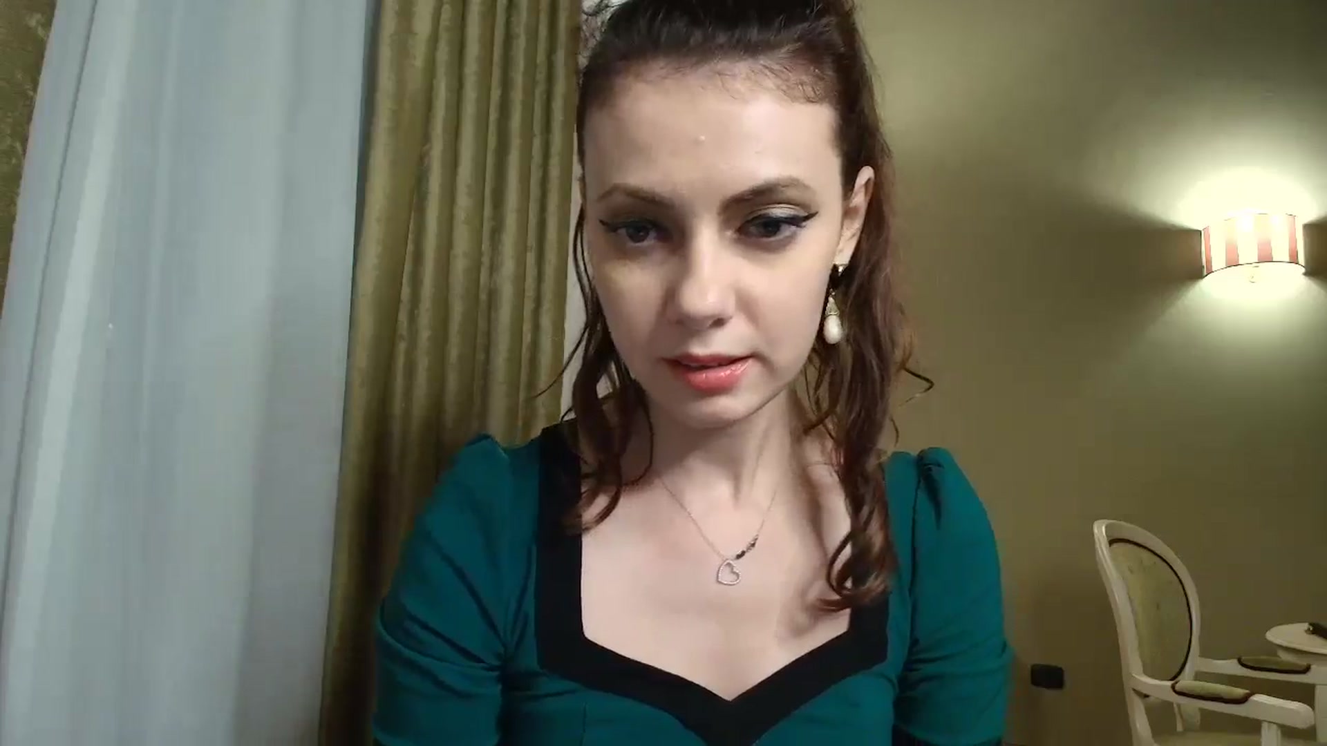 Gallery image thumbnail from MissAracely's myfreecams stream on, 10/18/2024, 19:05 image 17 of 20
