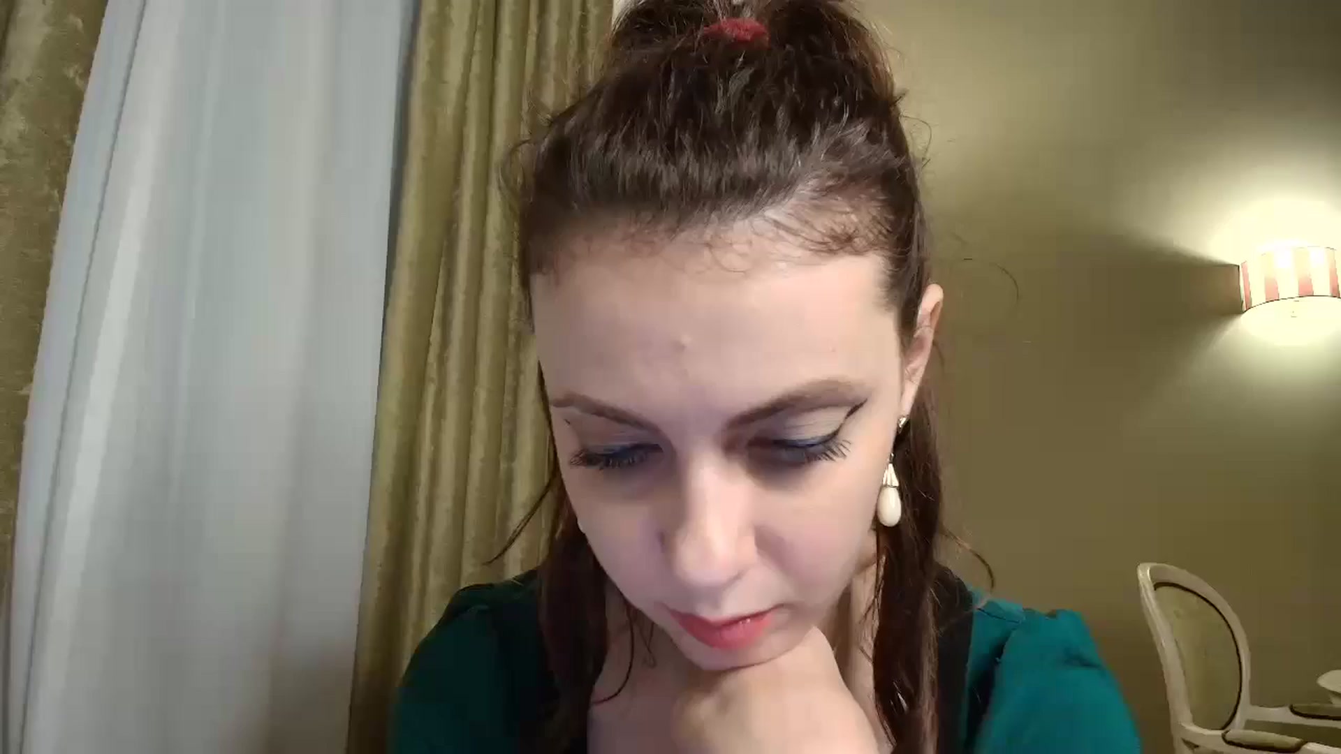 Gallery image thumbnail from MissAracely's myfreecams stream on, 10/18/2024, 19:40 image 2 of 20