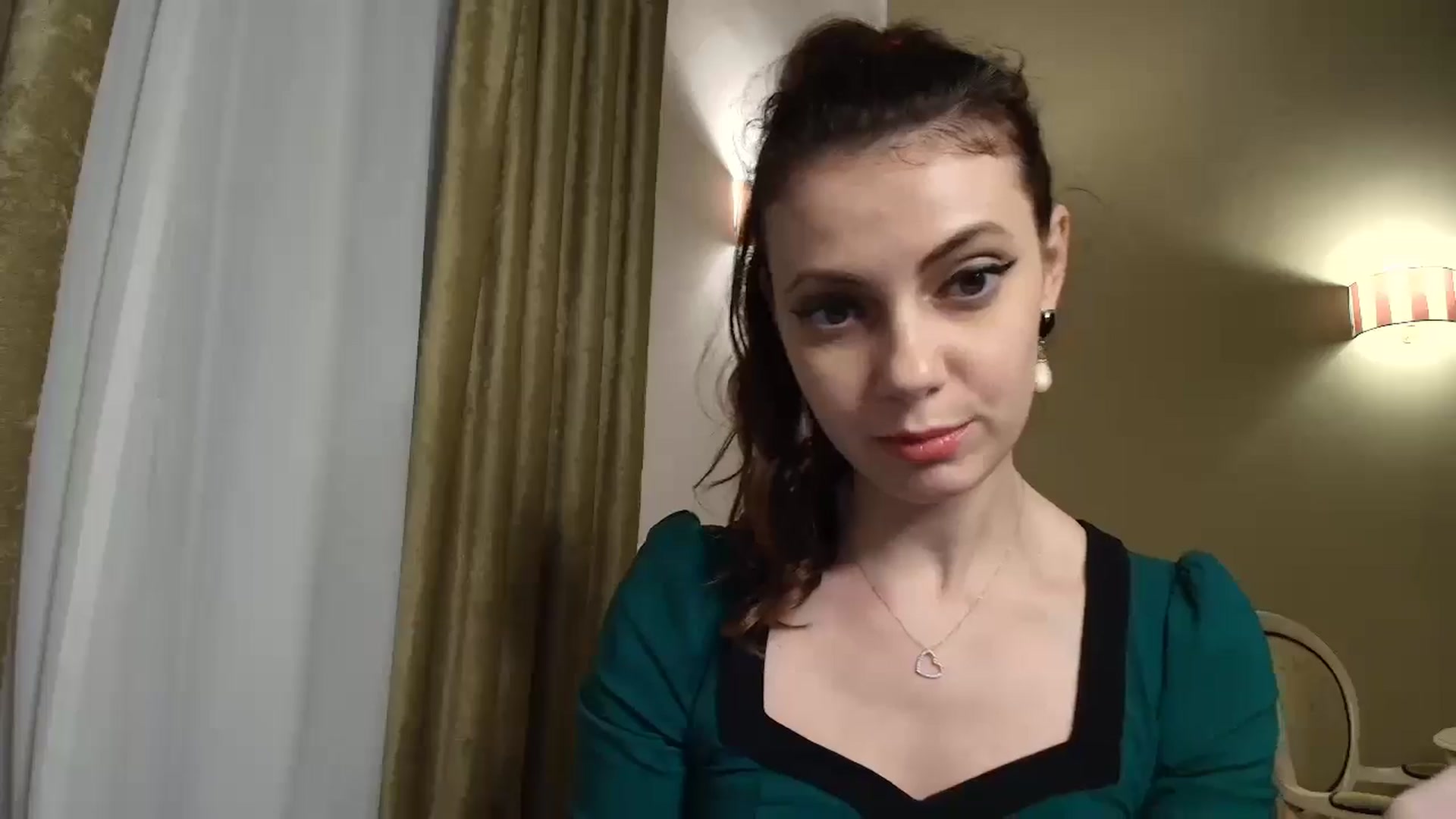 Gallery image thumbnail from MissAracely's myfreecams stream on, 10/18/2024, 19:40 image 9 of 20