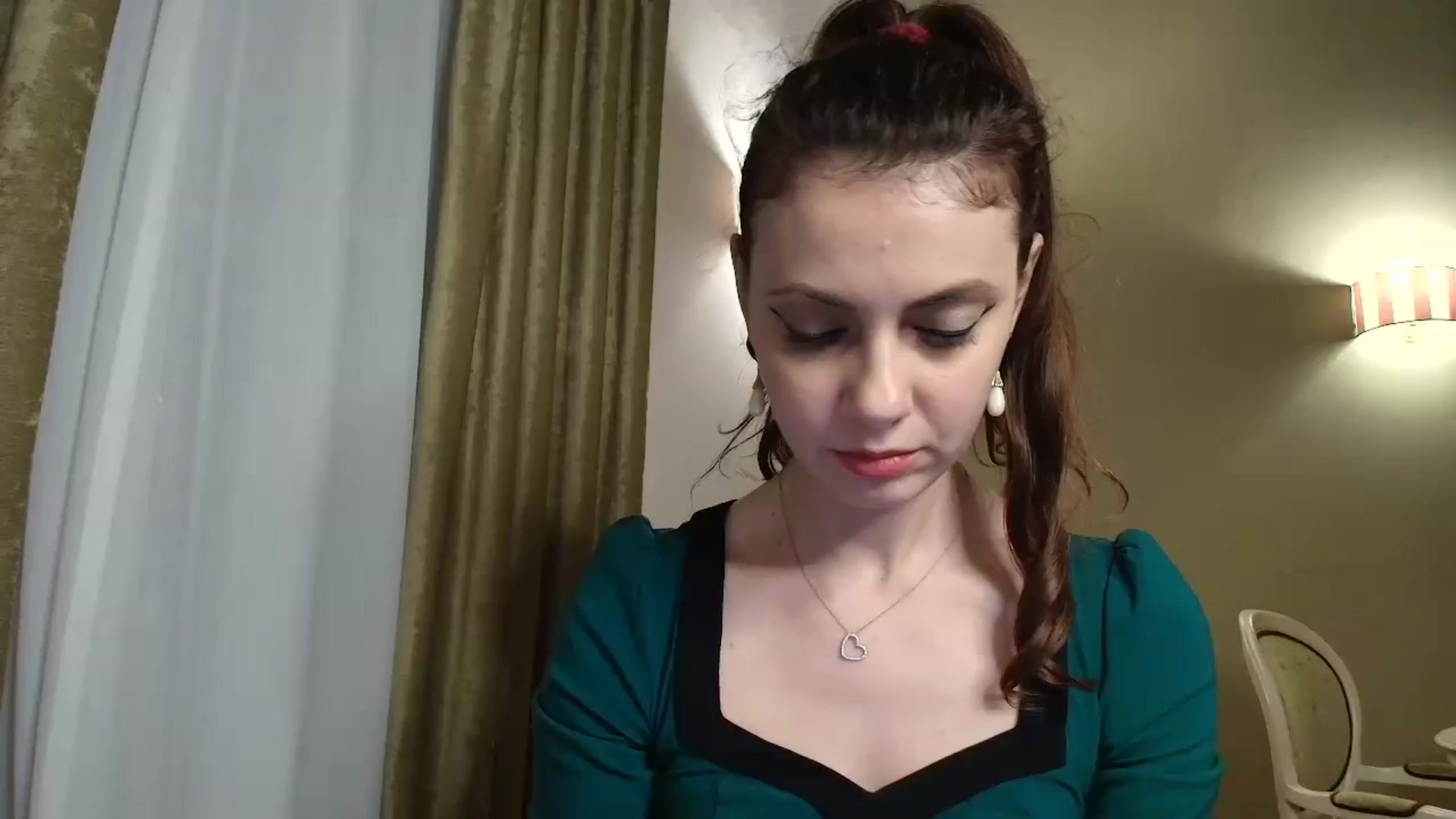 Gallery image thumbnail from MissAracely's myfreecams stream on, 10/18/2024, 19:40 image 13 of 20