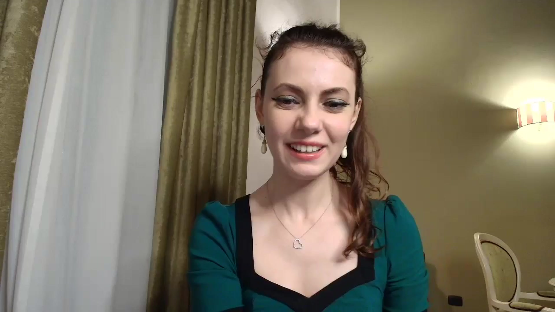 Gallery image thumbnail from MissAracely's myfreecams stream on, 10/18/2024, 19:40 image 20 of 20