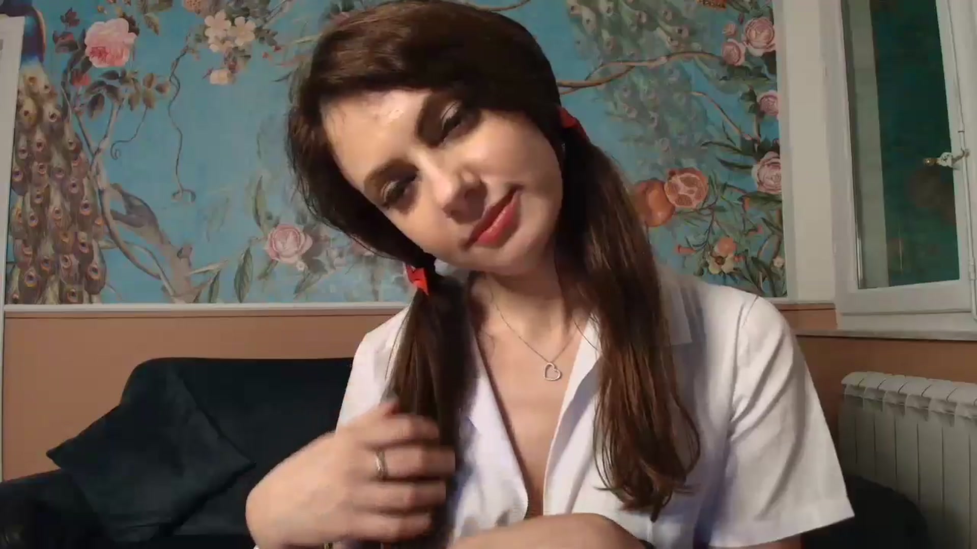 Gallery image thumbnail from MissAracely's myfreecams stream on, 10/22/2024, 01:00 image 14 of 20