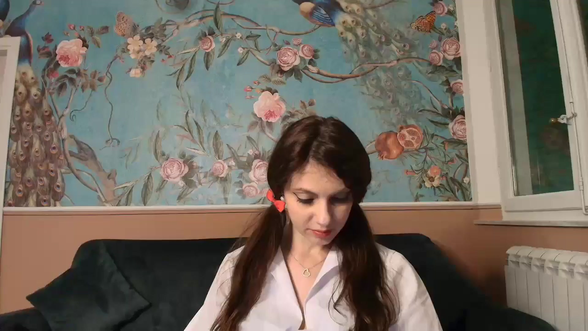 Gallery image thumbnail from MissAracely's myfreecams stream on, 10/22/2024, 01:00 image 4 of 20