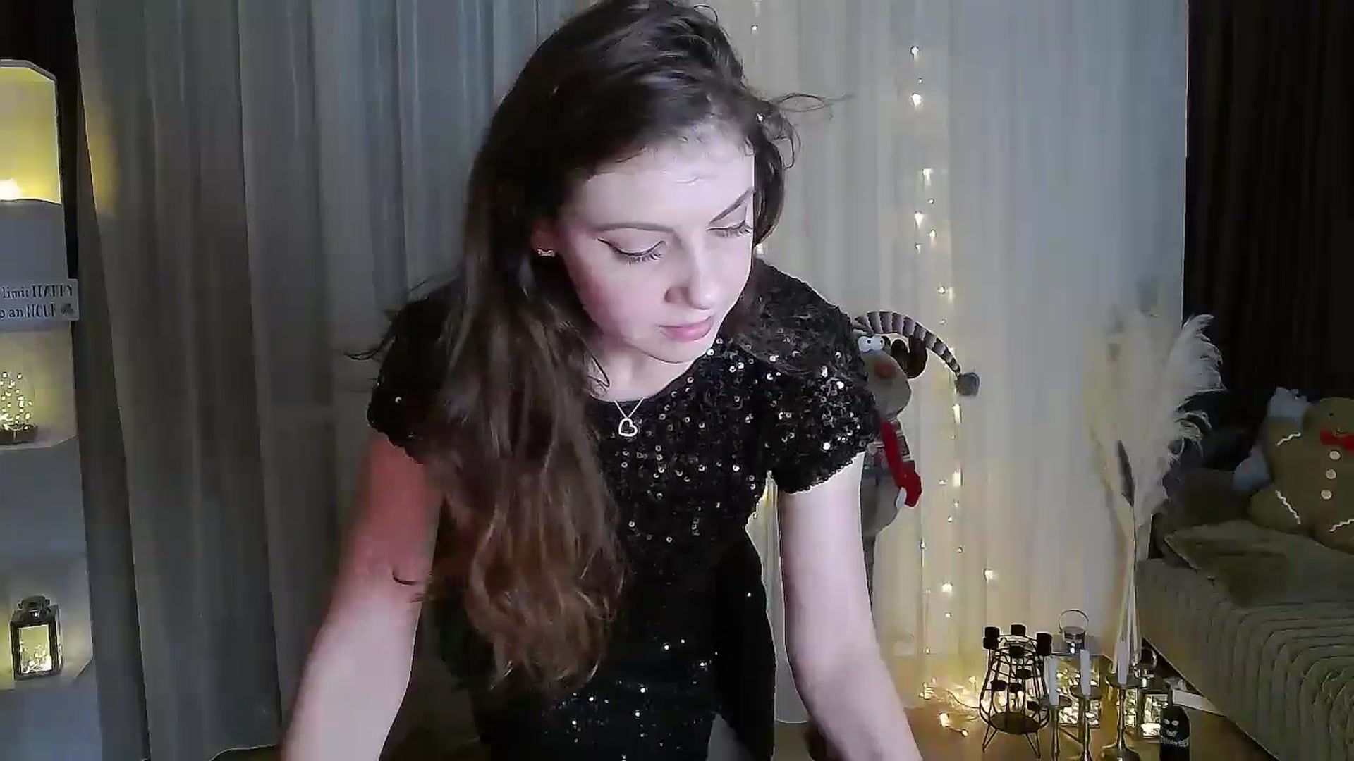 Gallery image thumbnail from MissAracely's myfreecams stream on, 11/21/2024, 18:32 image 9 of 20