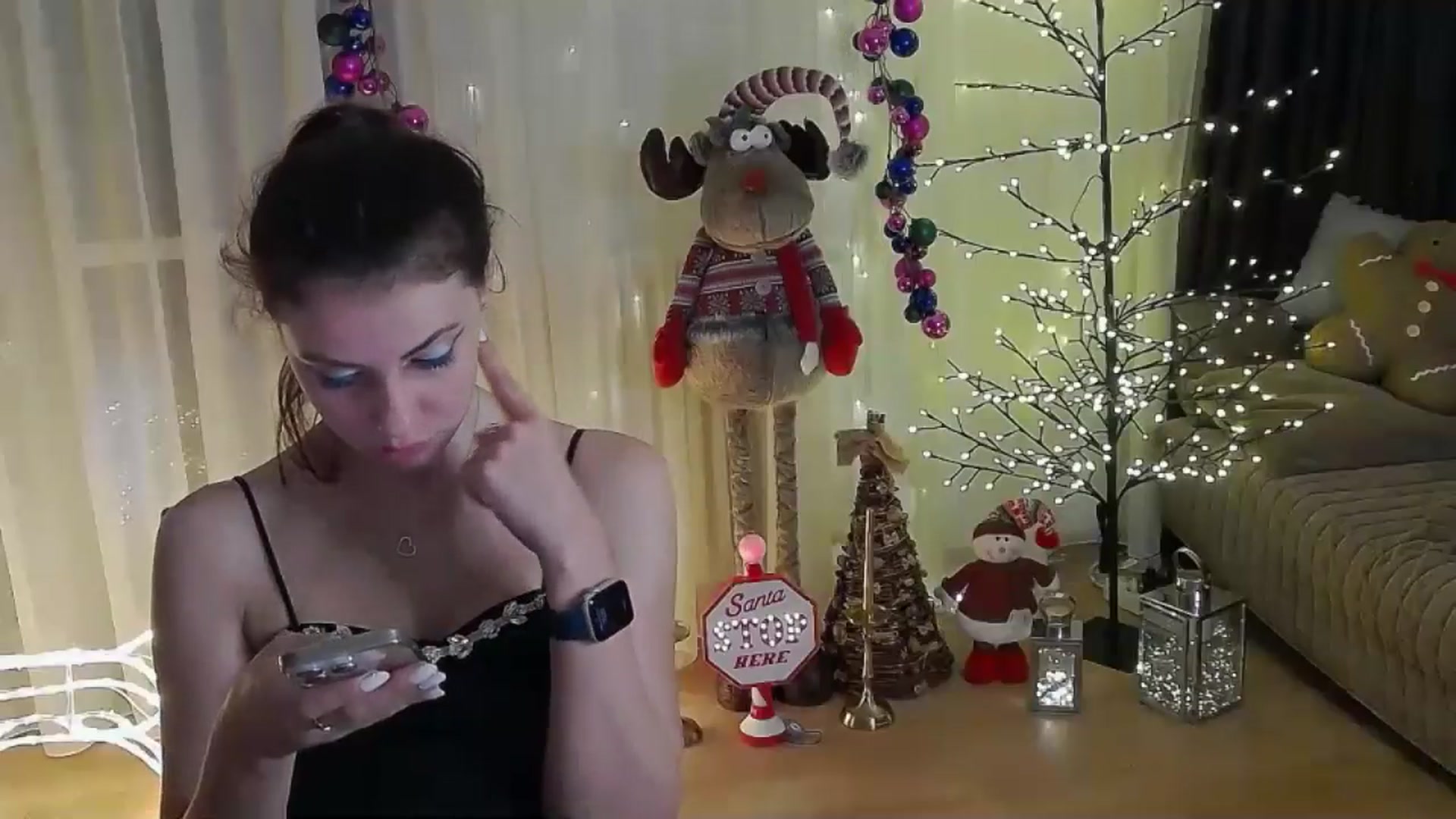 Gallery image thumbnail from MissAracely's myfreecams stream on, 11/25/2024, 24:08 image 2 of 20