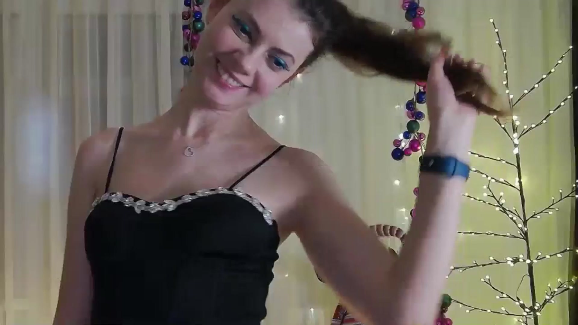 Gallery image thumbnail from MissAracely's myfreecams stream on, 11/25/2024, 24:08 image 18 of 20
