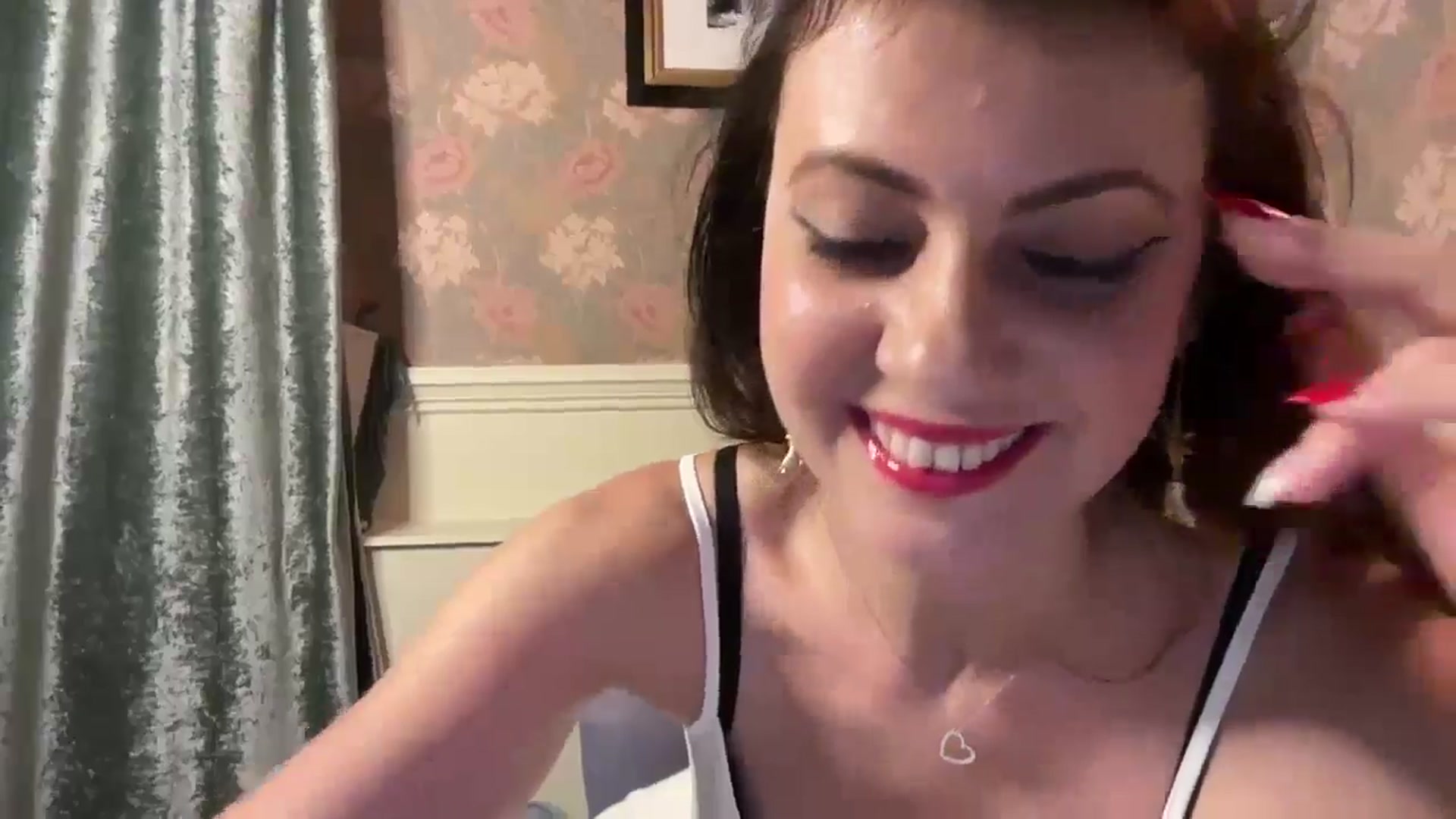 Gallery image thumbnail from MissAracely's myfreecams stream on, 12/23/2024, 18:29 image 10 of 20