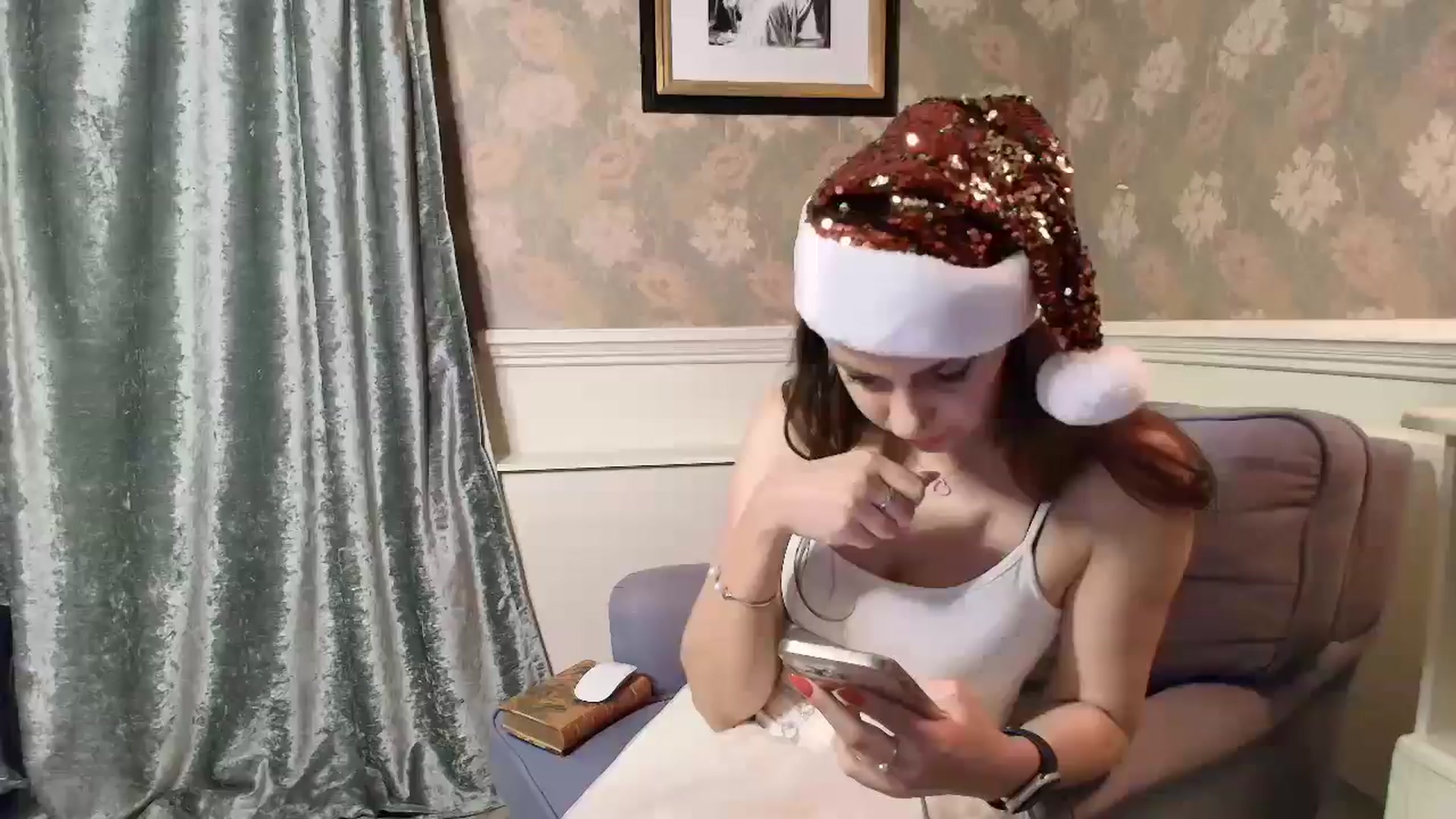 Gallery image thumbnail from MissAracely's myfreecams stream on, 12/24/2024, 19:09 image 8 of 20