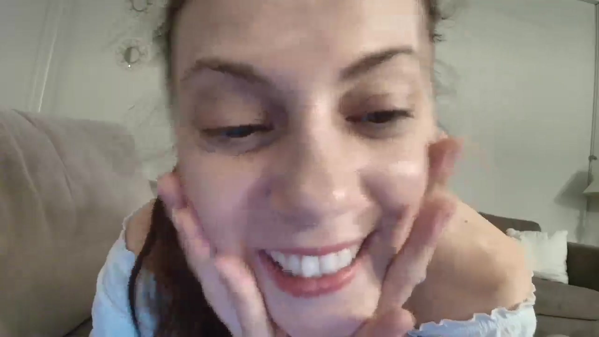 Gallery image thumbnail from MissAracely's myfreecams stream on, 04/15/2025, 02:02 image 9 of 20