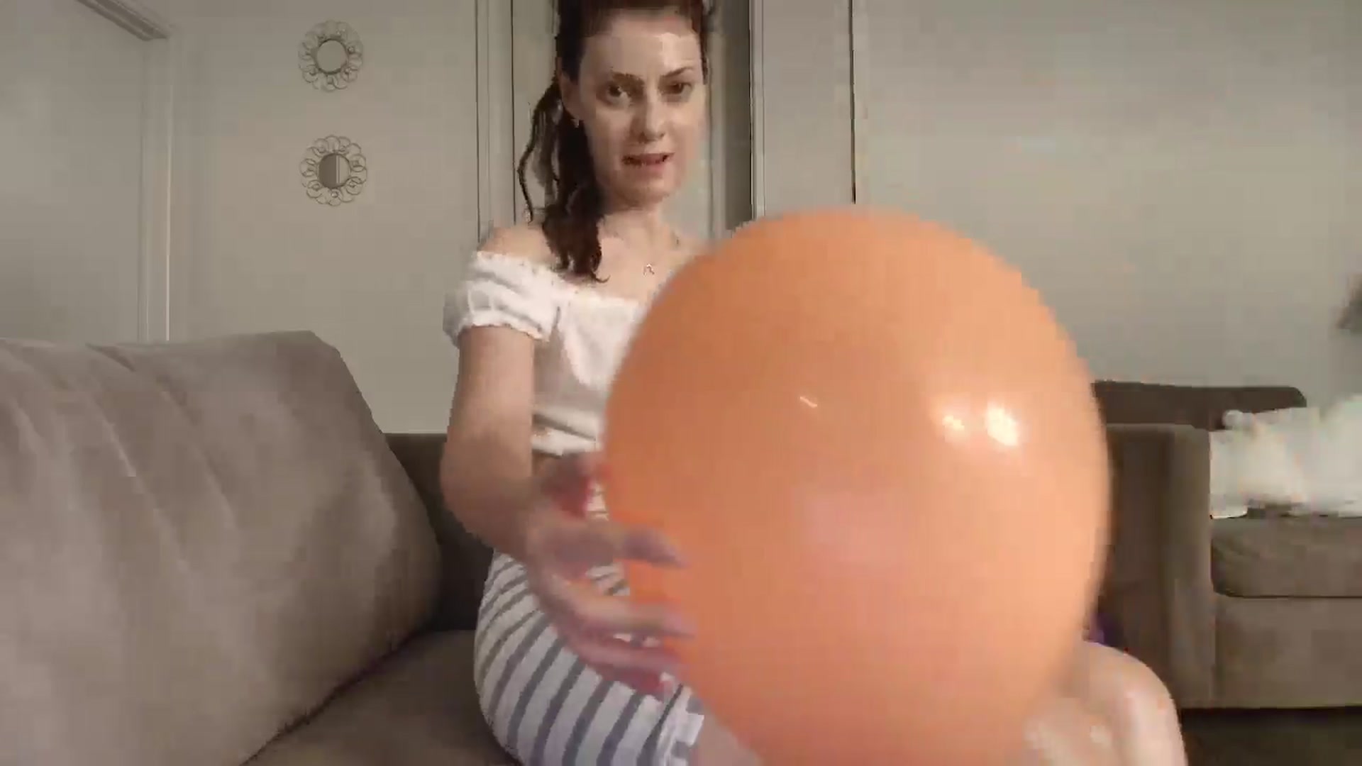 Gallery image thumbnail from MissAracely's myfreecams stream on, 04/15/2025, 02:02 image 6 of 20